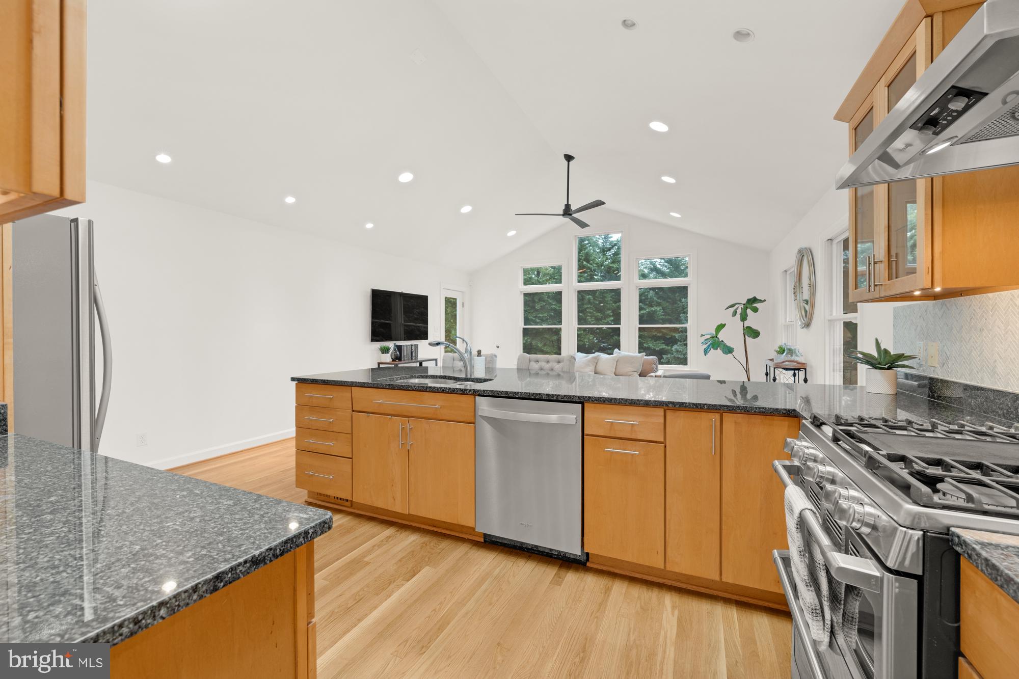 OVER LEE KNOLLS - Residential