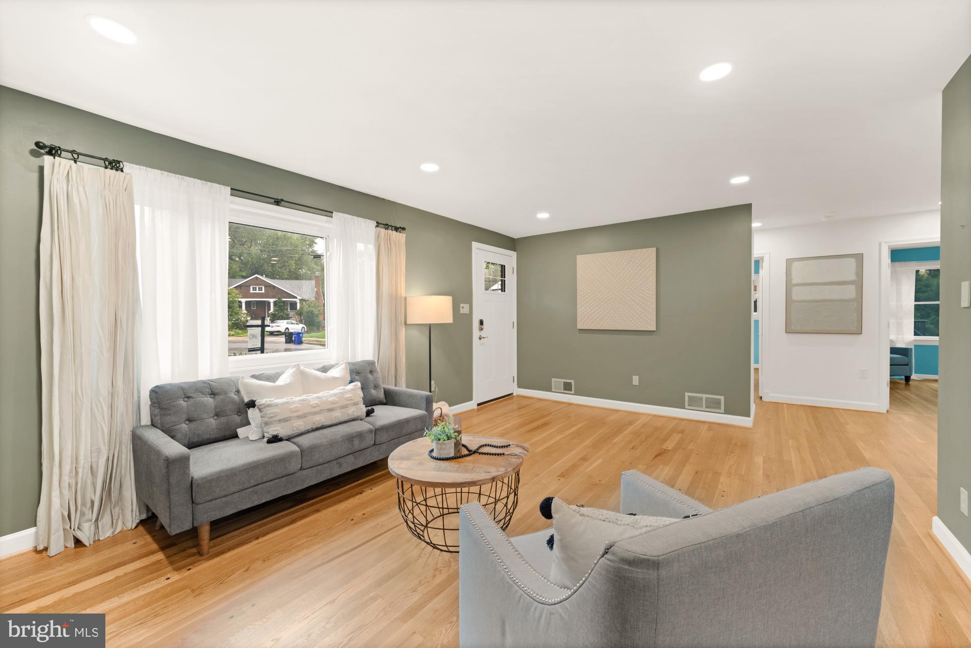 OVER LEE KNOLLS - Residential