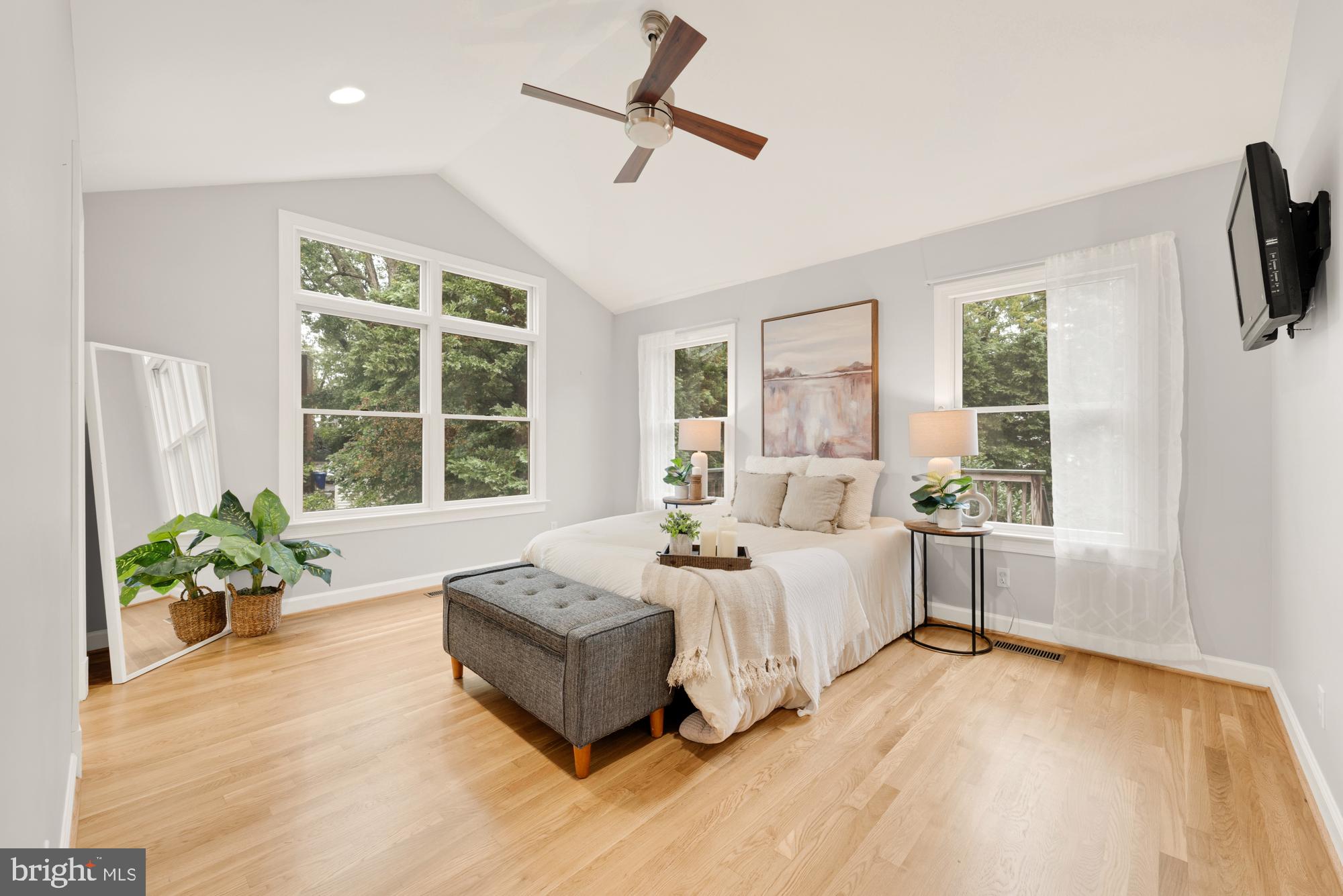 OVER LEE KNOLLS - Residential