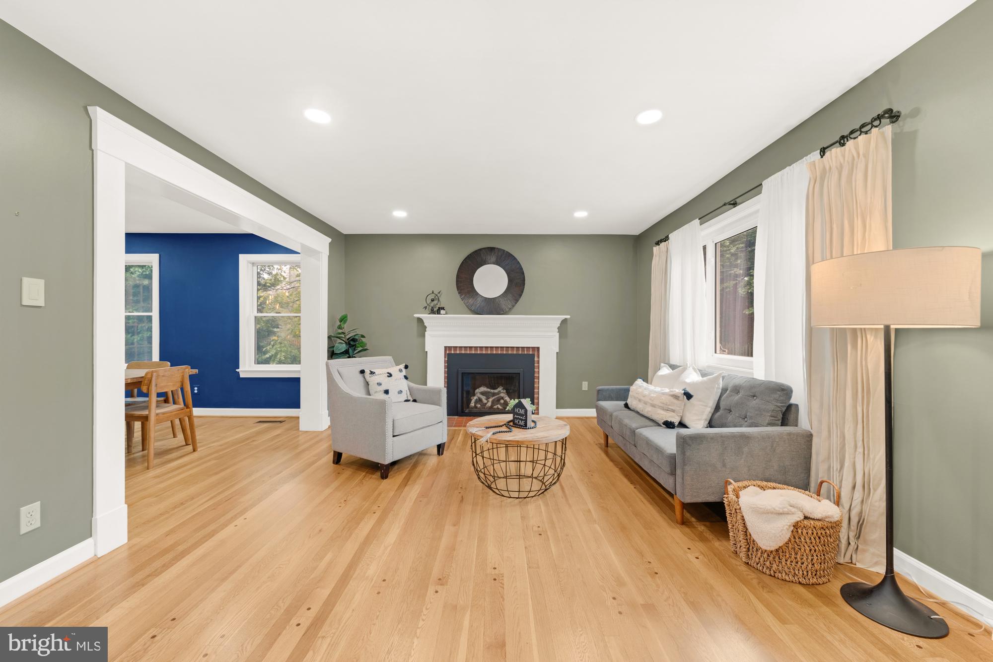 OVER LEE KNOLLS - Residential