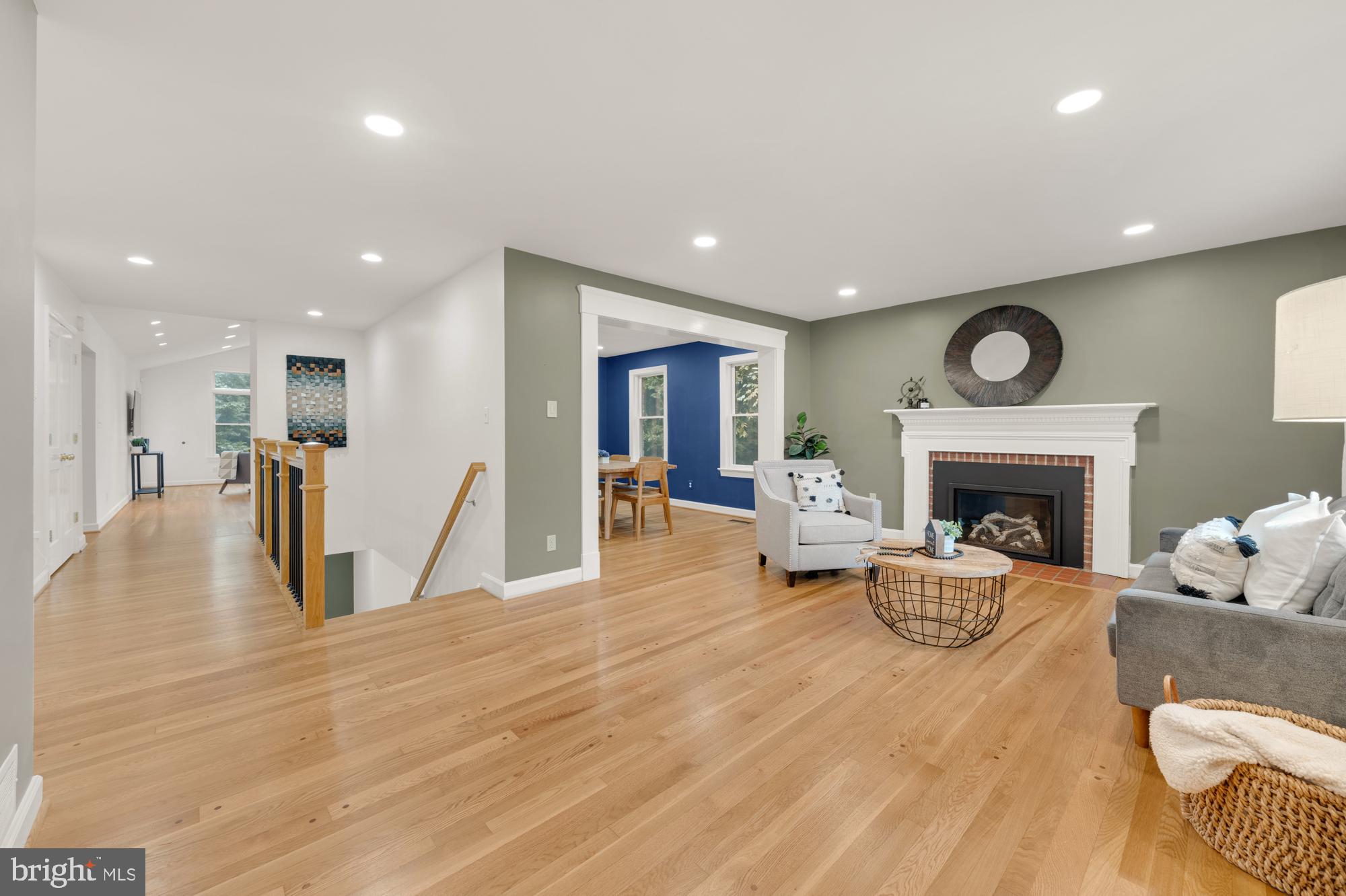 OVER LEE KNOLLS - Residential