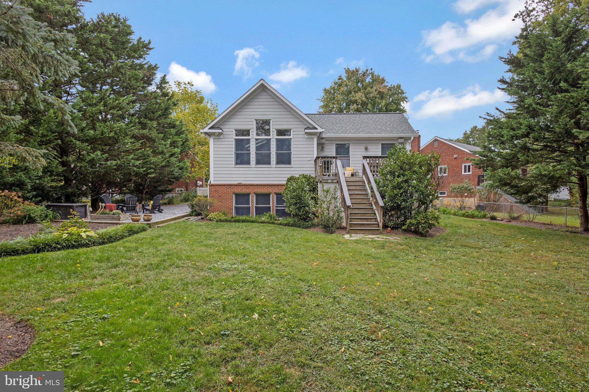 OVER LEE KNOLLS - Residential