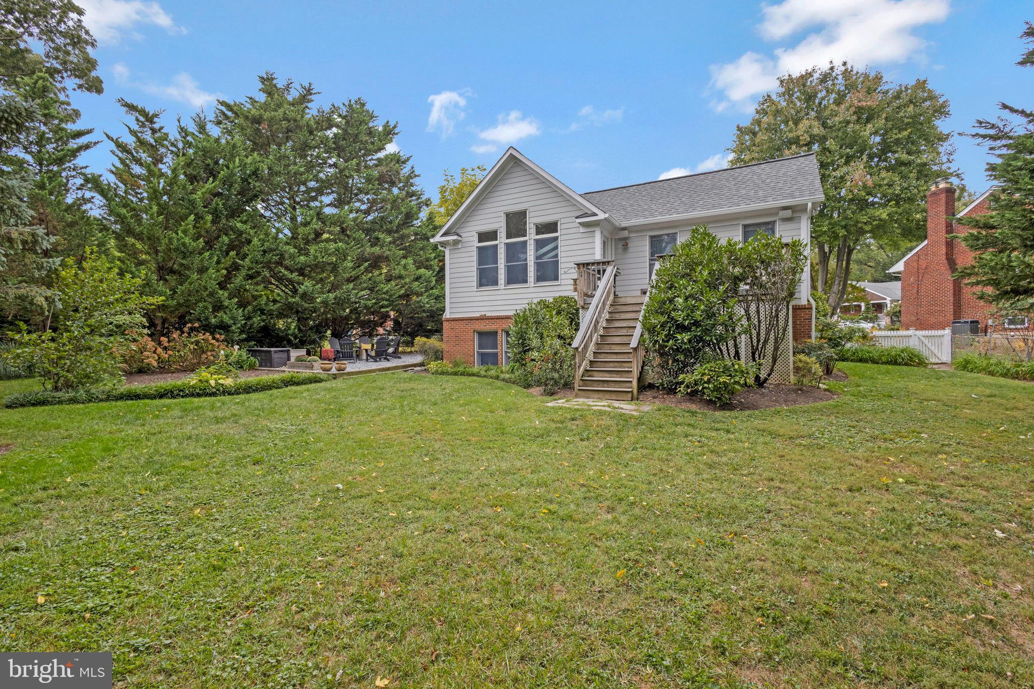 OVER LEE KNOLLS - Residential