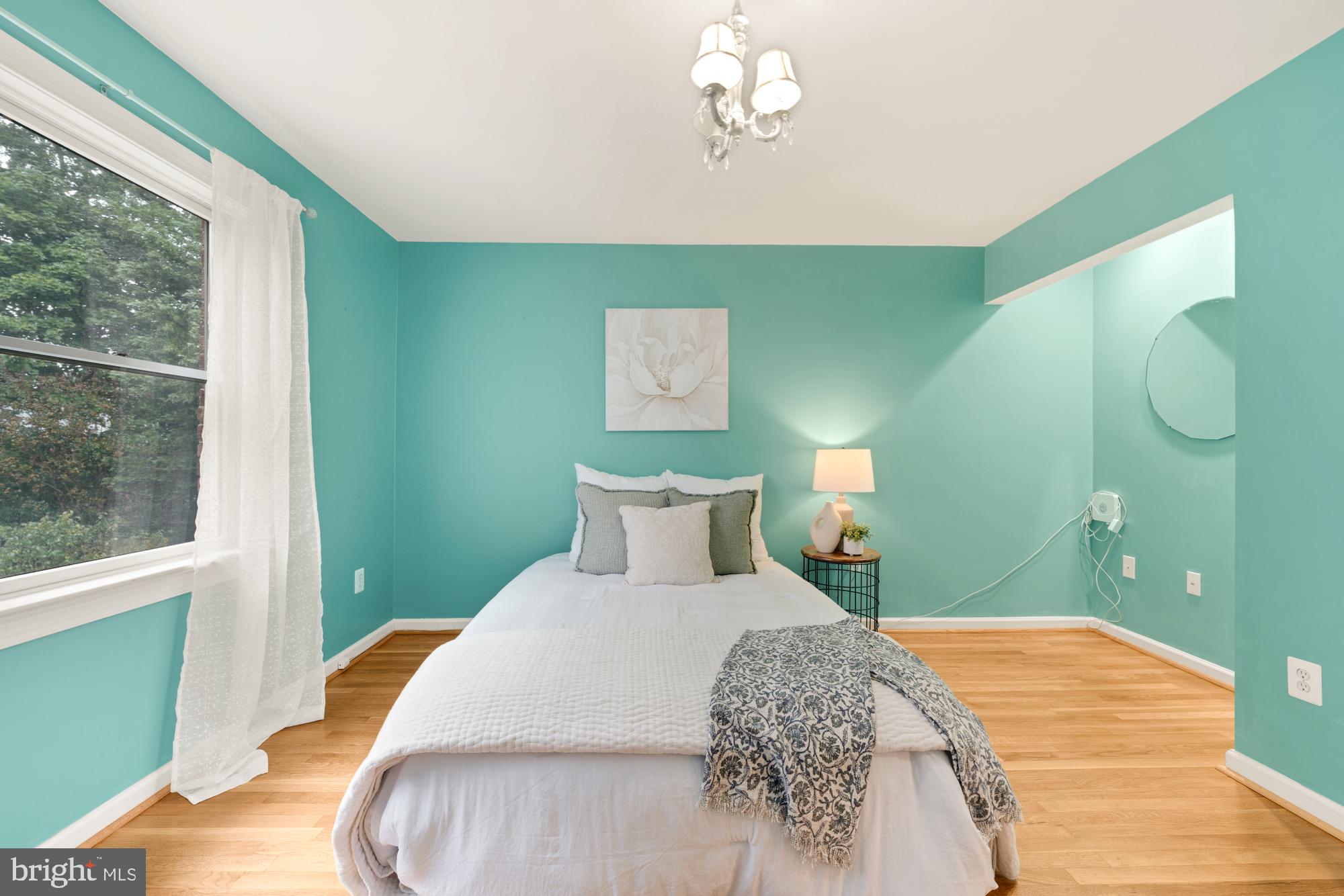 OVER LEE KNOLLS - Residential