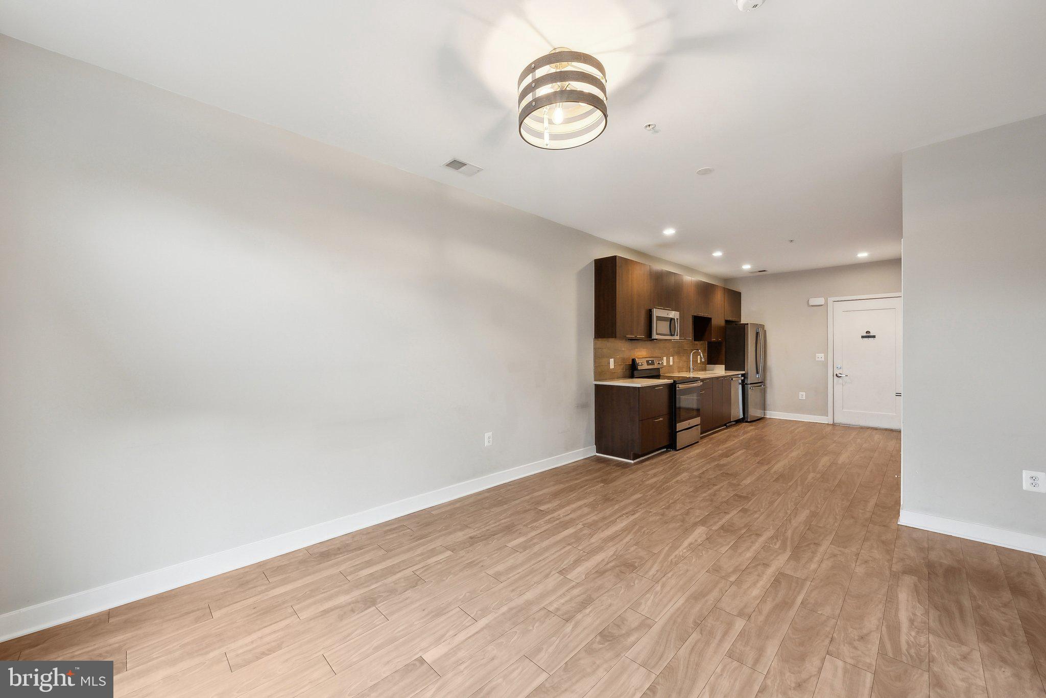 TRAFALGAR FLATS - Residential