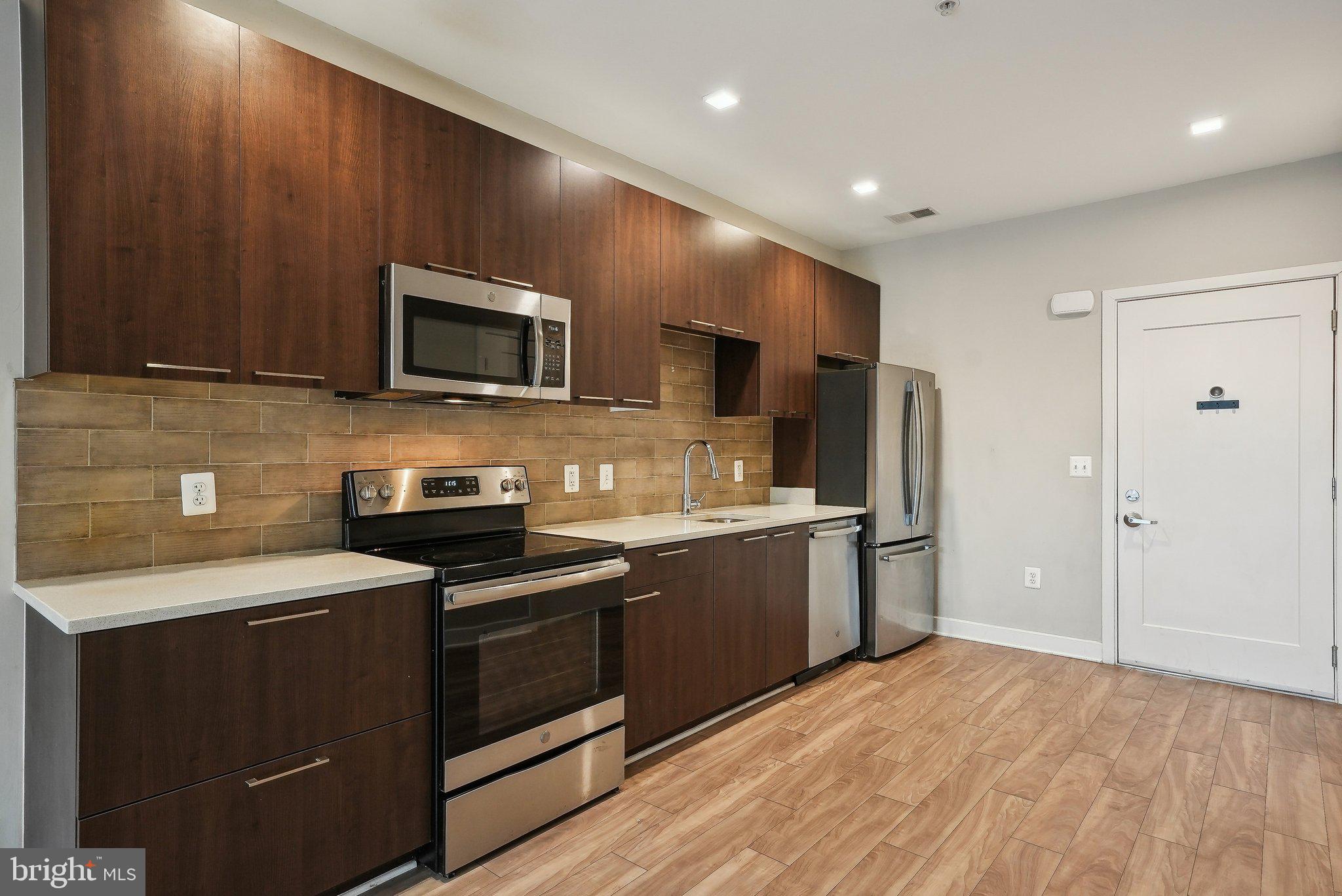 TRAFALGAR FLATS - Residential