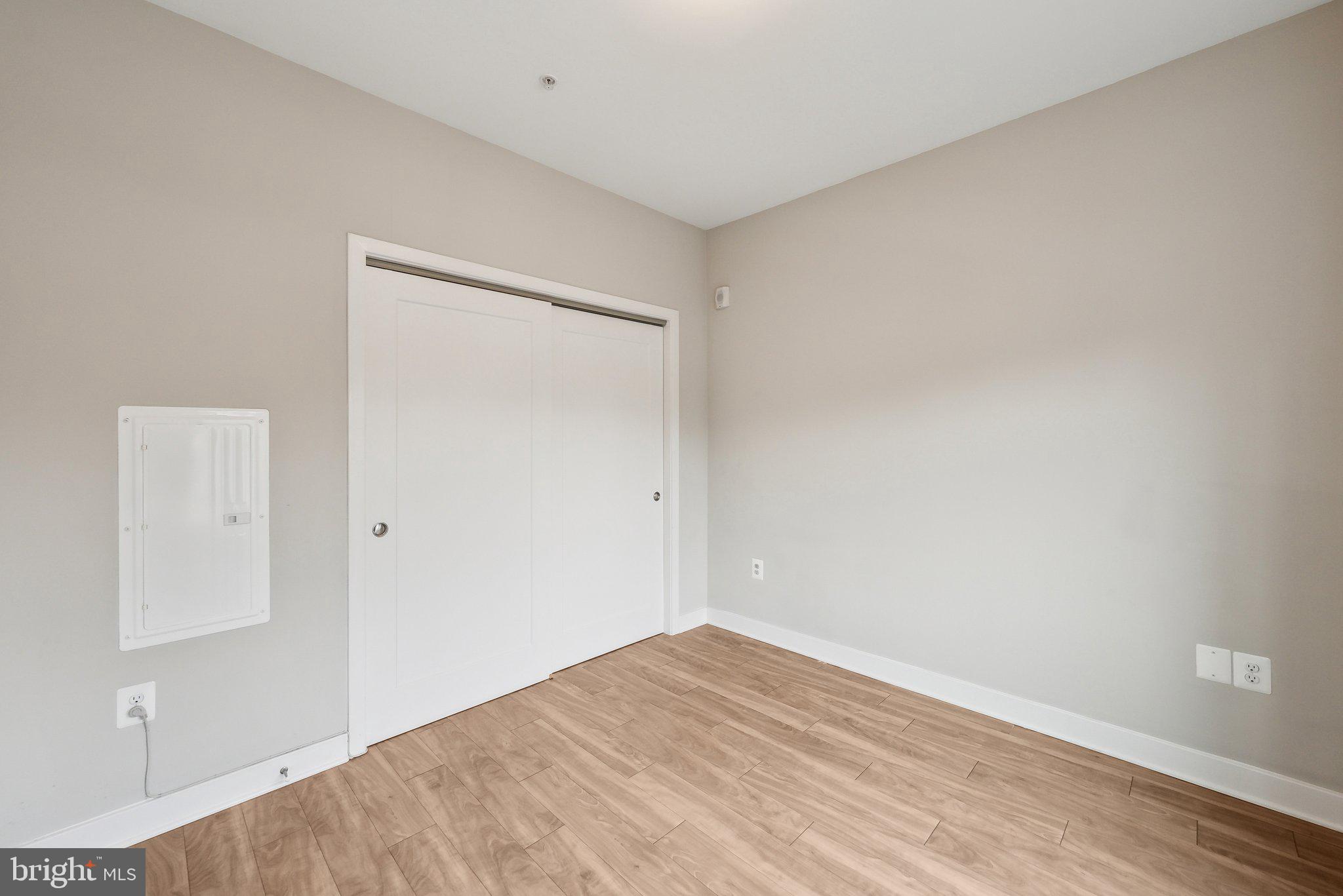 TRAFALGAR FLATS - Residential