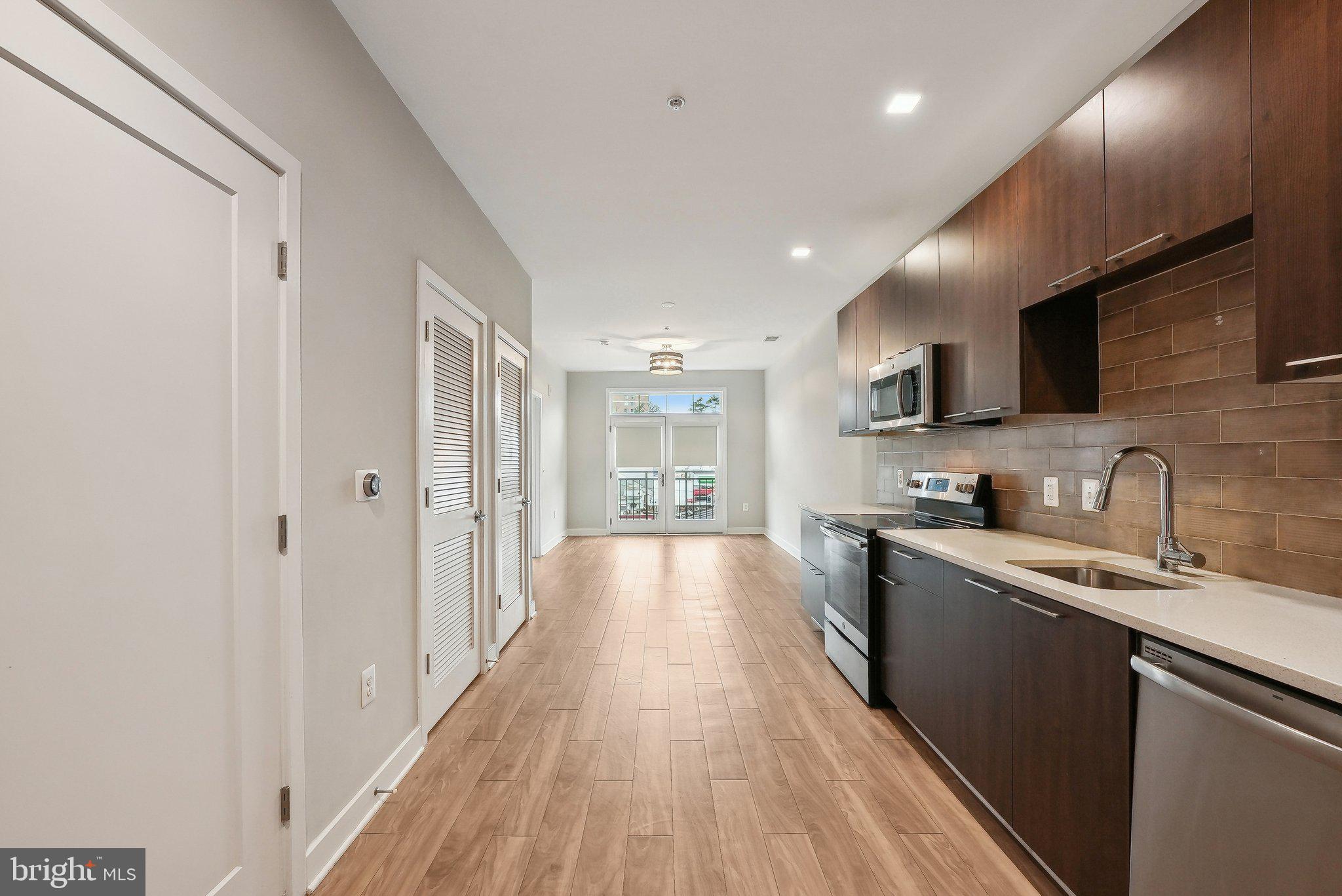 TRAFALGAR FLATS - Residential