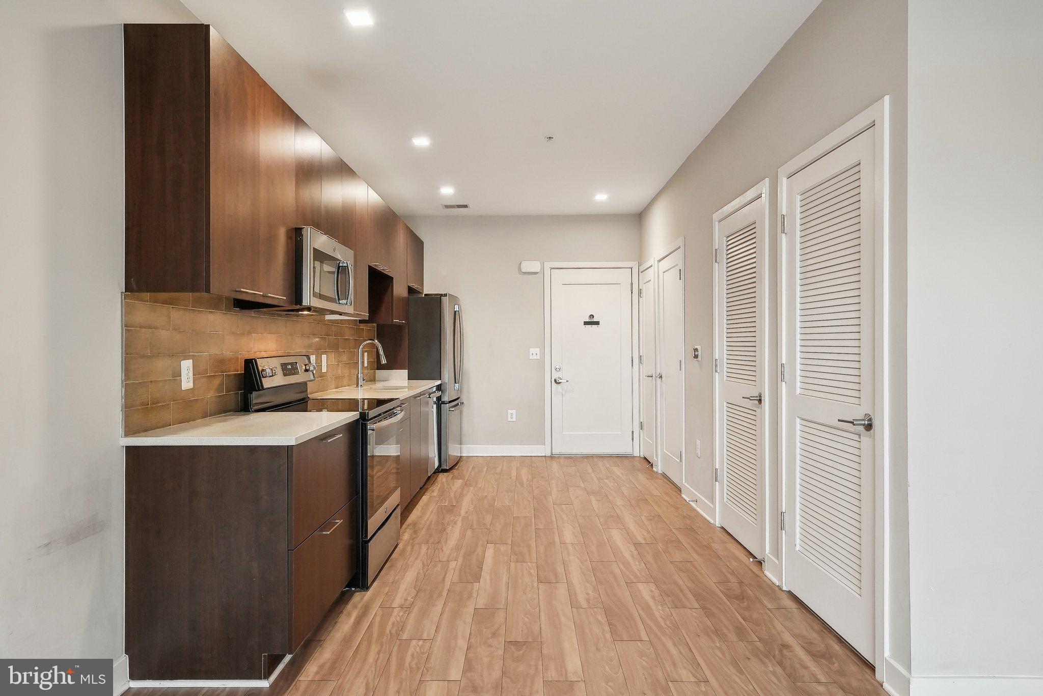 TRAFALGAR FLATS - Residential