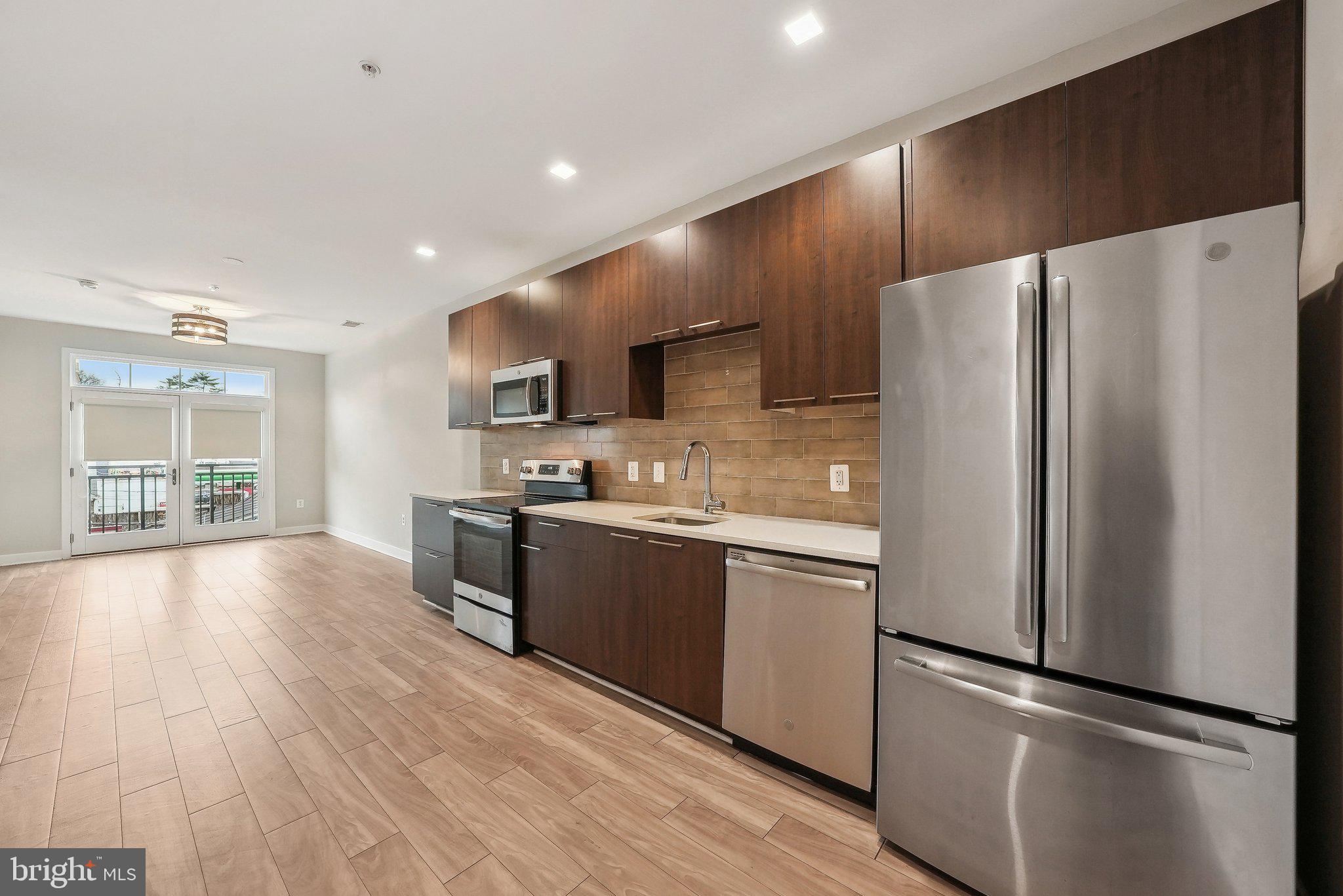 TRAFALGAR FLATS - Residential