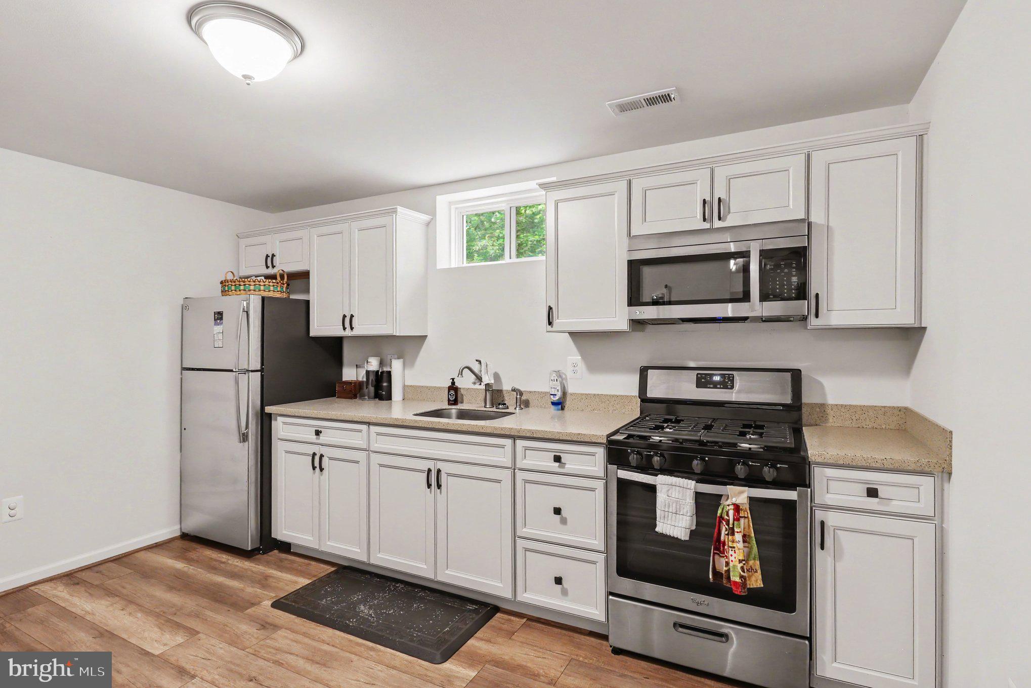 EDGEWOOD - Residential