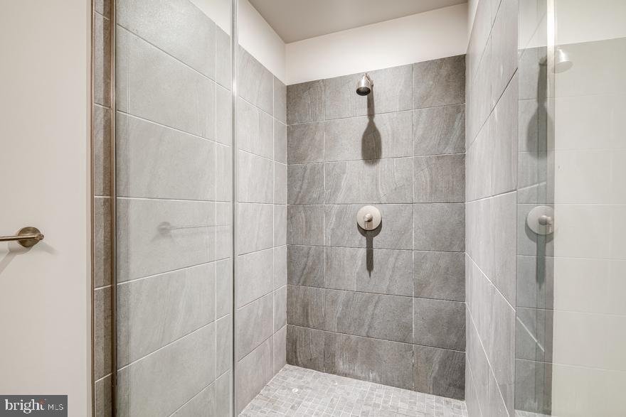 CENTER CITY - Residential Lease