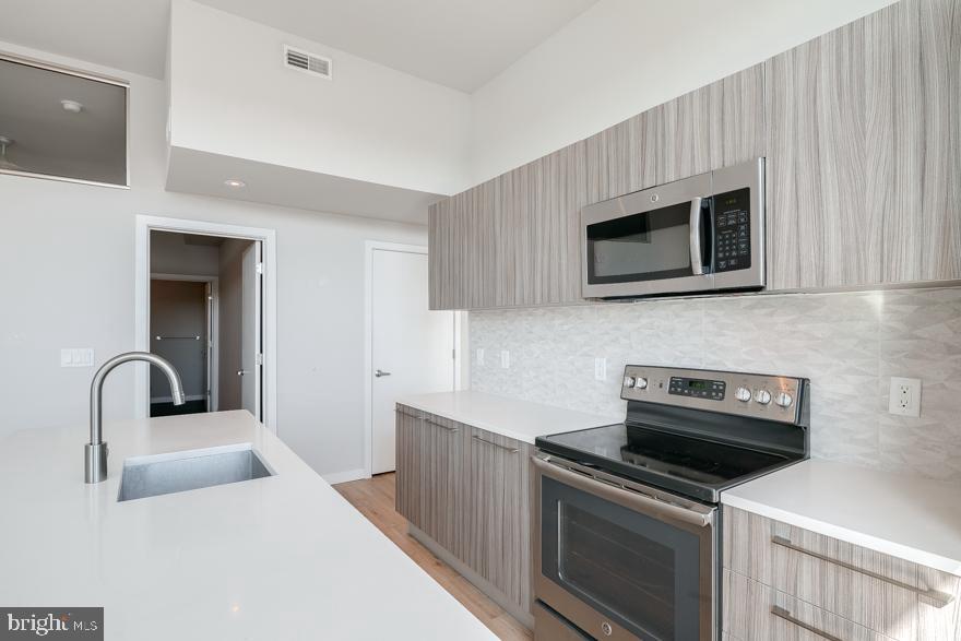 CENTER CITY - Residential Lease