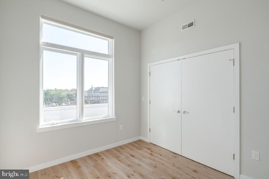 CENTER CITY - Residential Lease