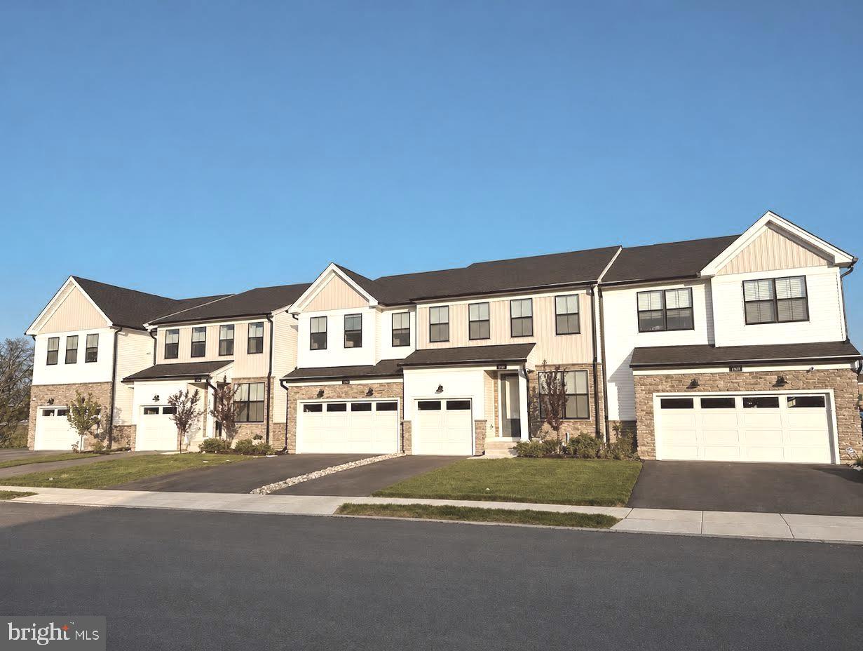 174 MAHOGANY LANE