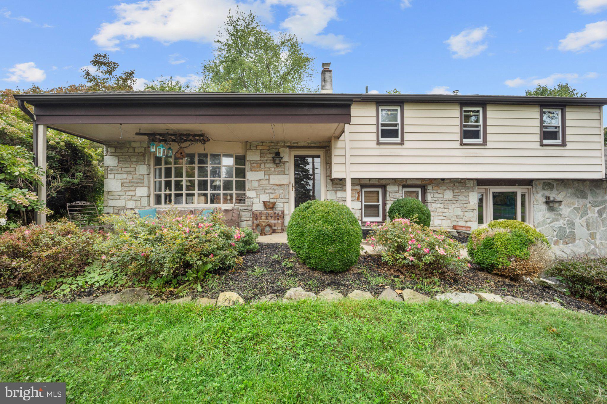1043 DAVISVILLE ROAD