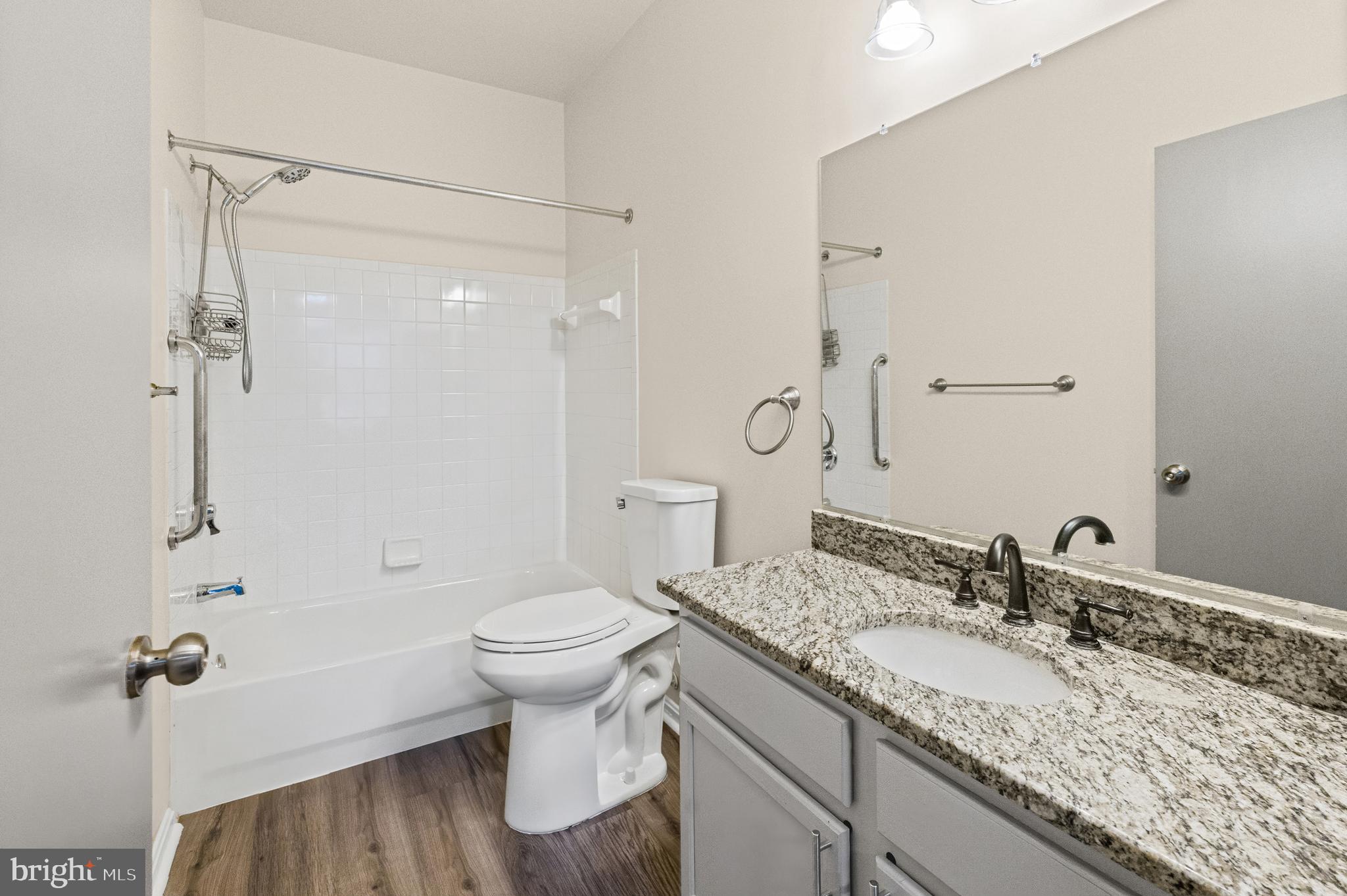 BRISTOL PARK - Residential