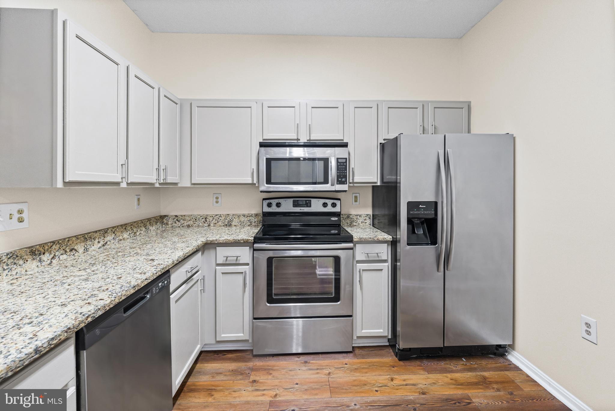 BRISTOL PARK - Residential