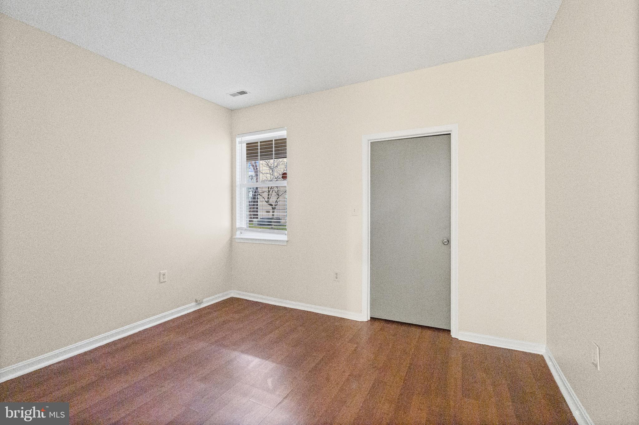 BRISTOL PARK - Residential