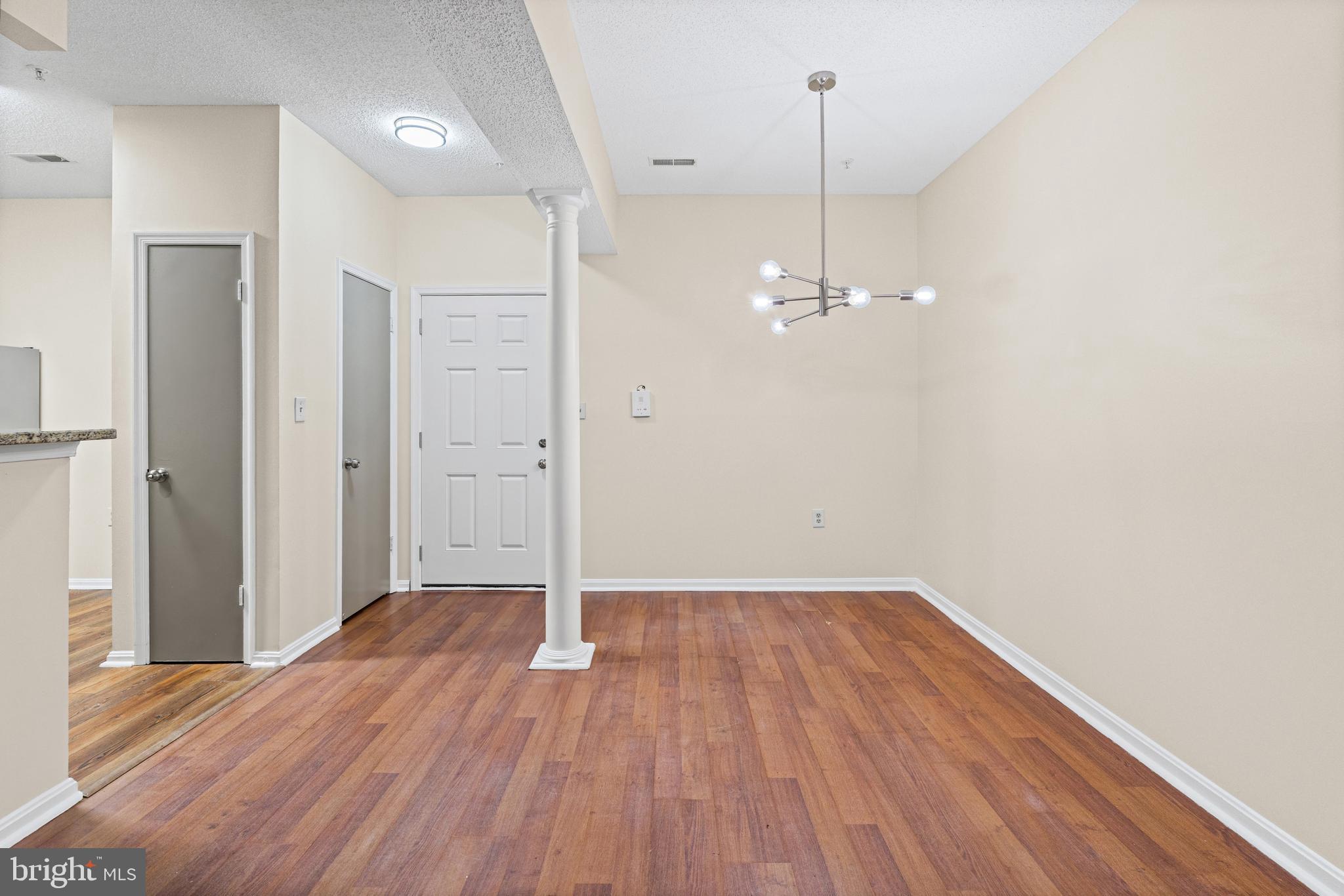 BRISTOL PARK - Residential