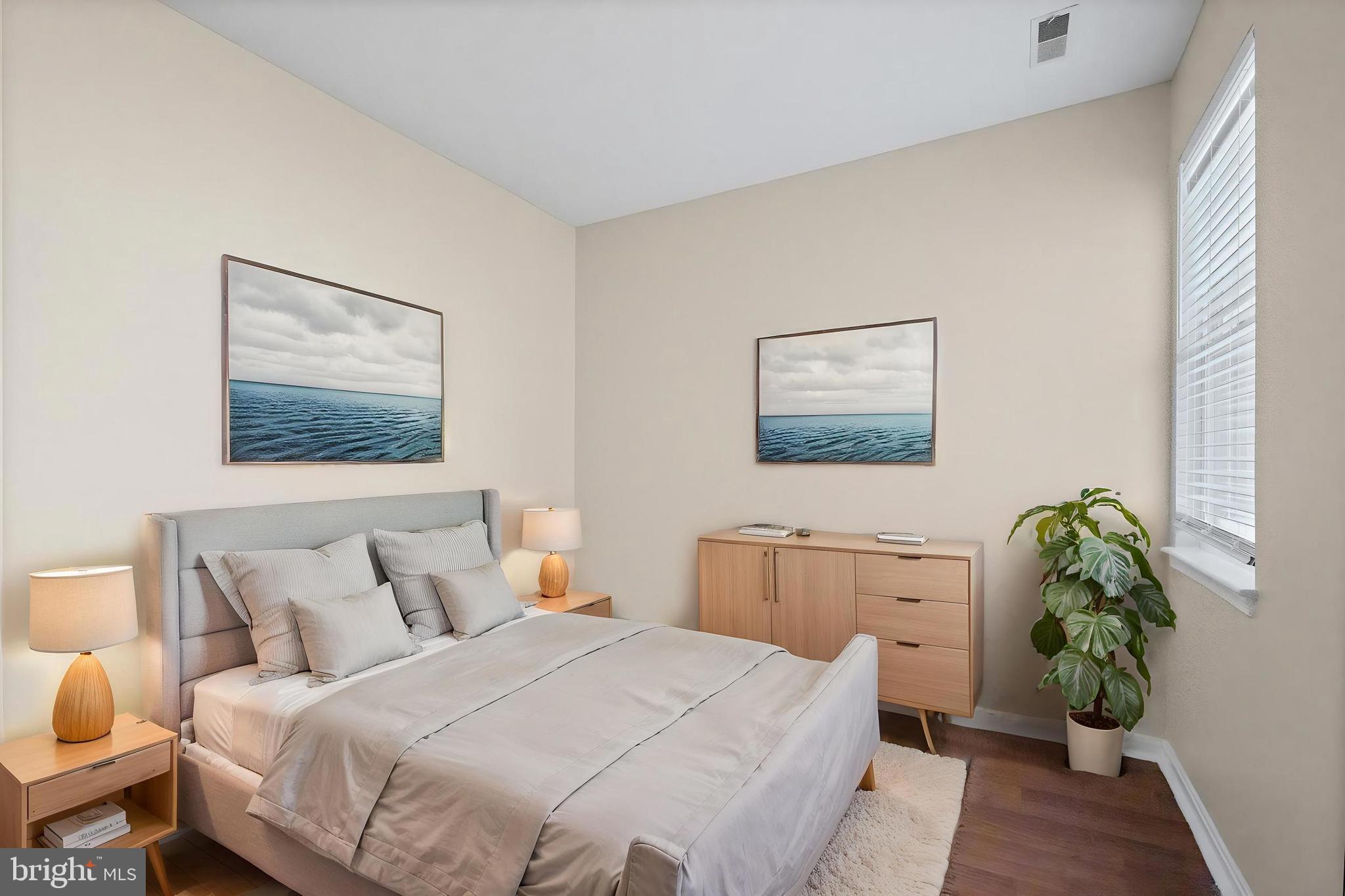 BRISTOL PARK - Residential