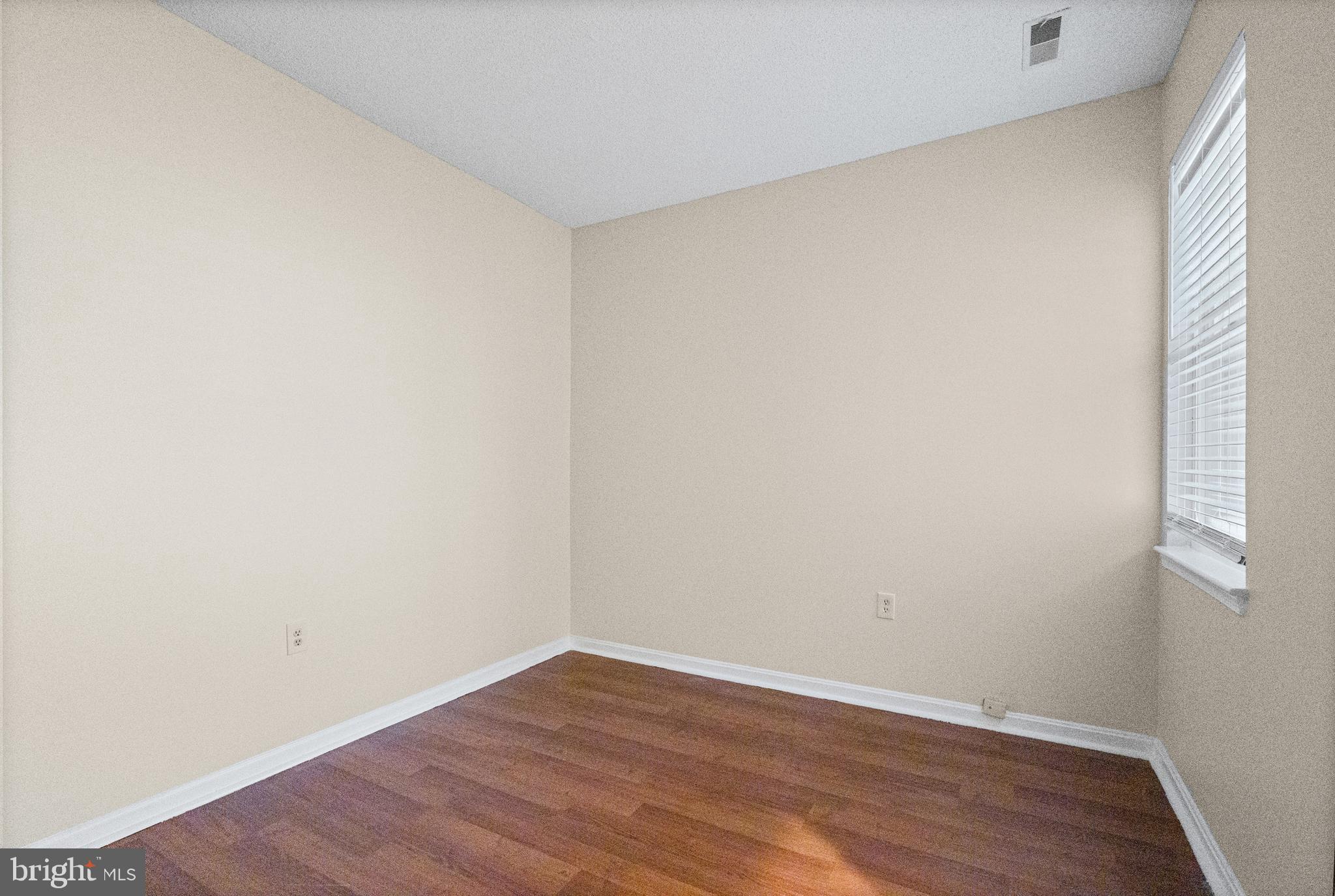 BRISTOL PARK - Residential