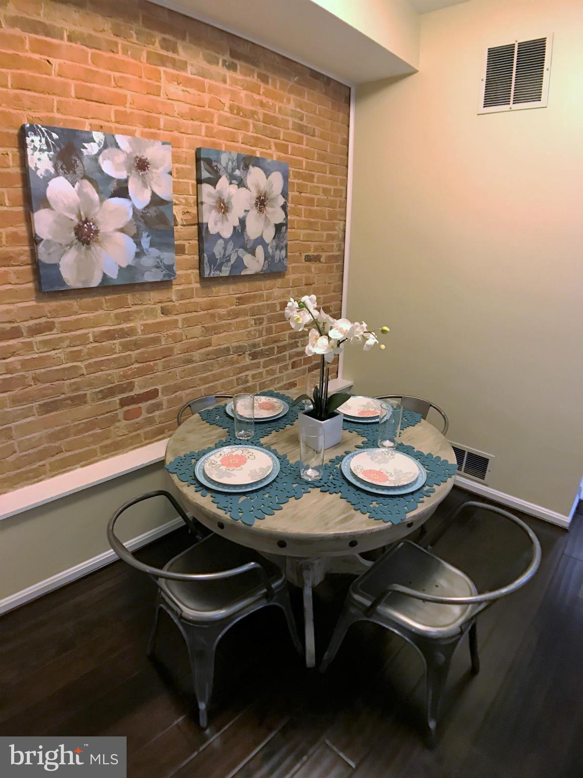 LOCUST POINT - Residential