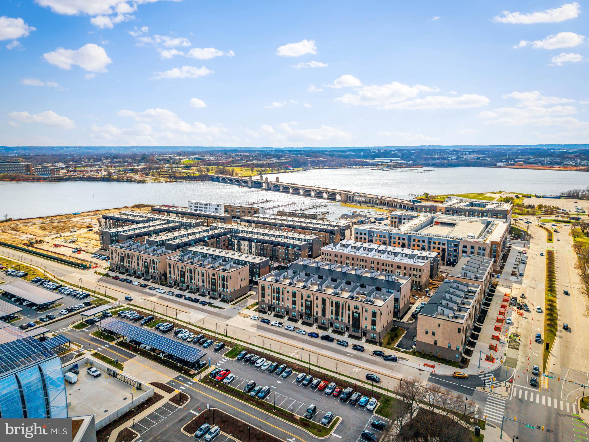 LOCKE LANDING - Residential