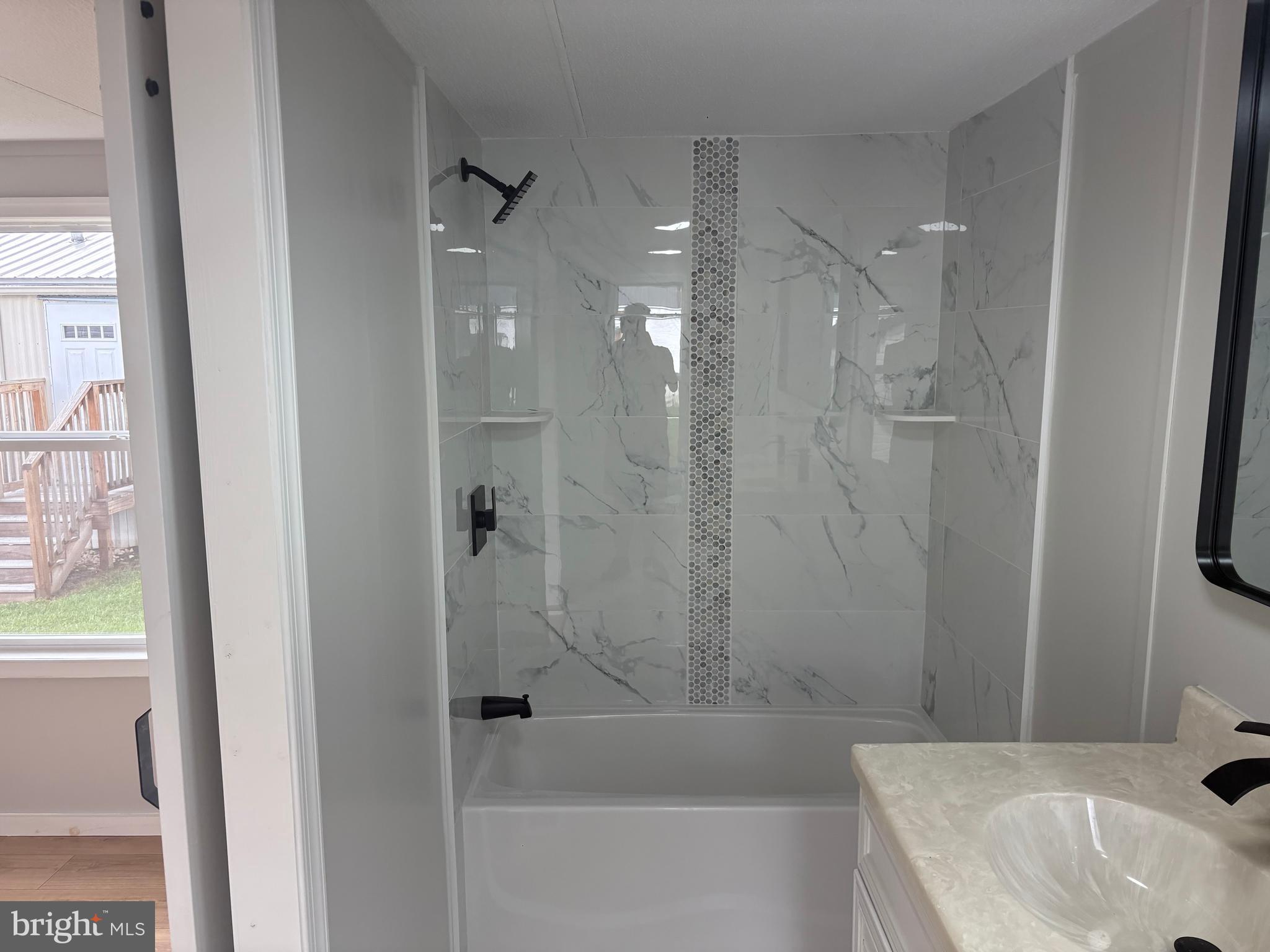 PINEWOOD ACRE - Residential