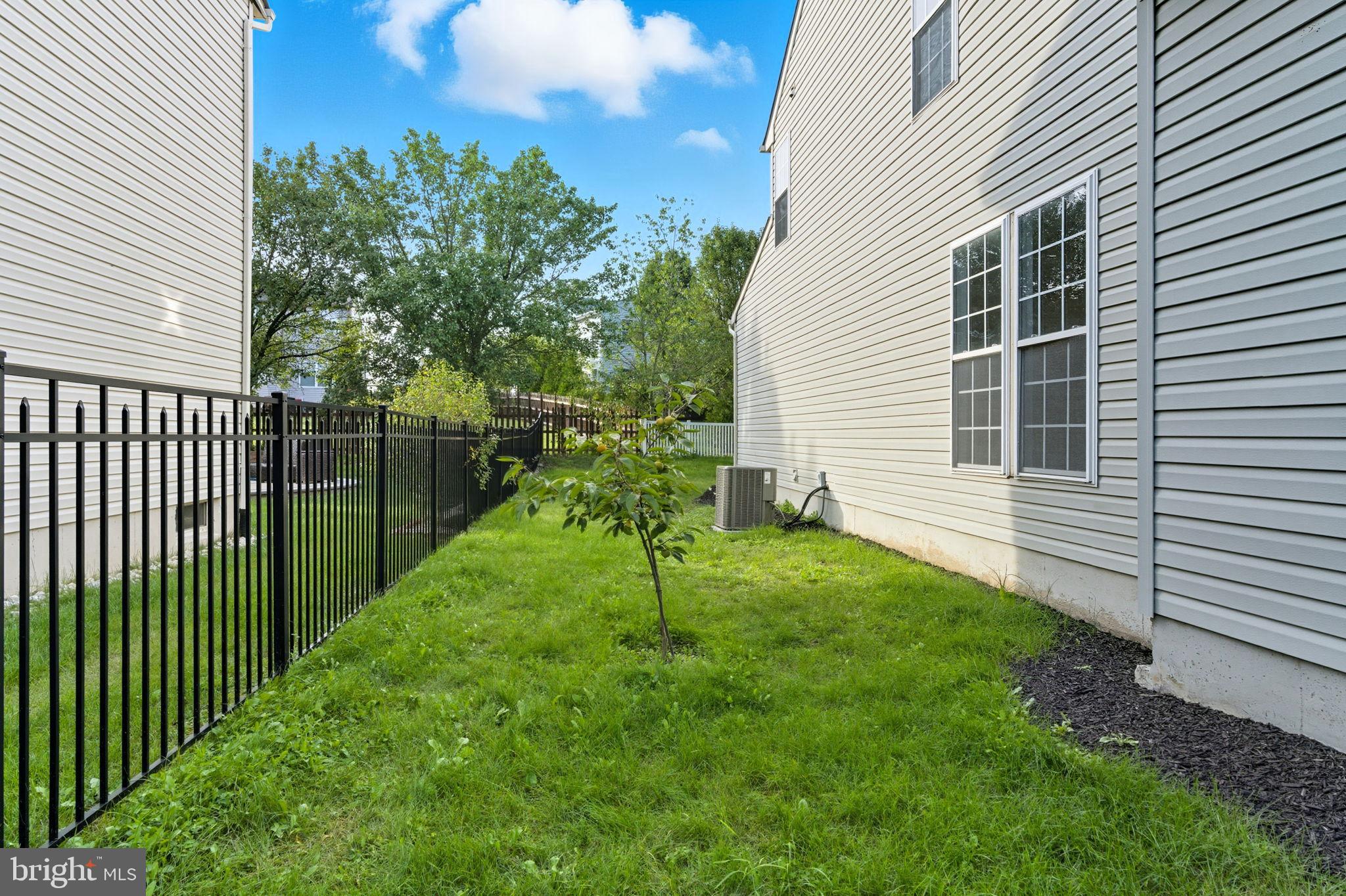 NORTH POINTE - Residential