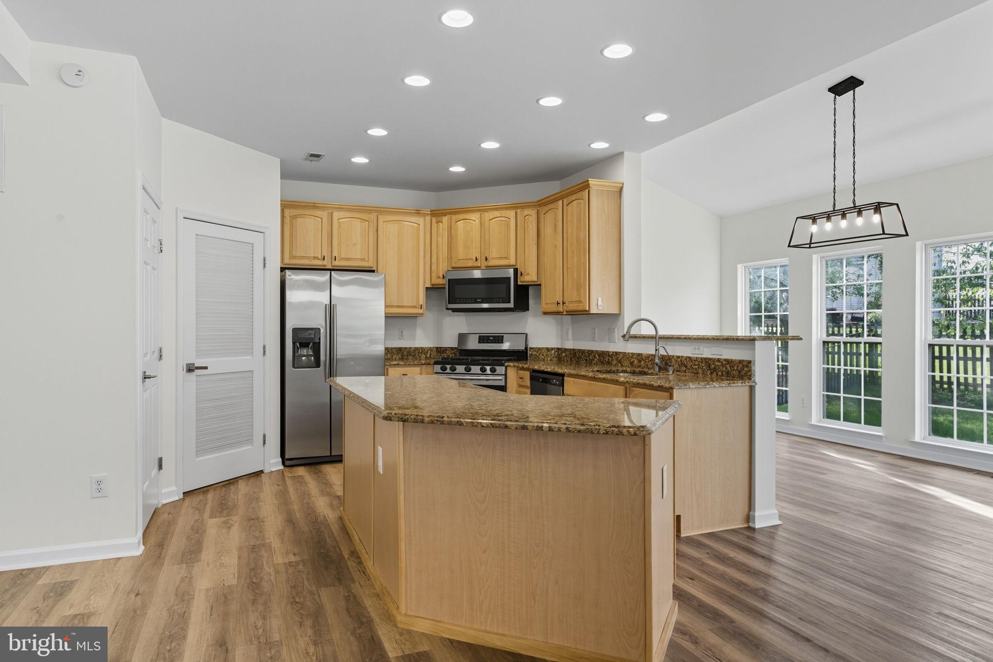 NORTH POINTE - Residential