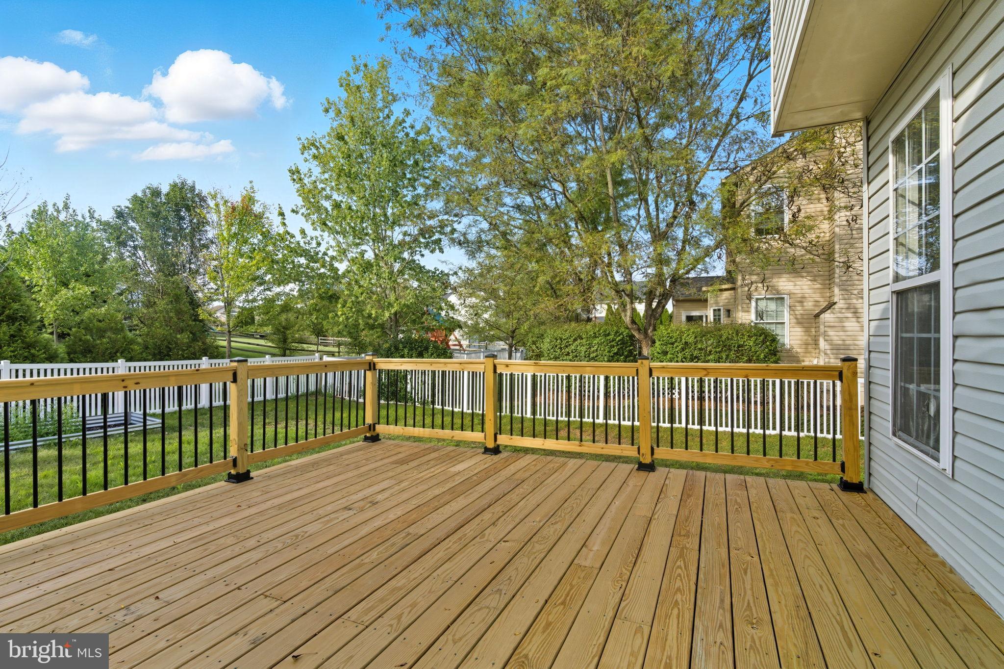 NORTH POINTE - Residential