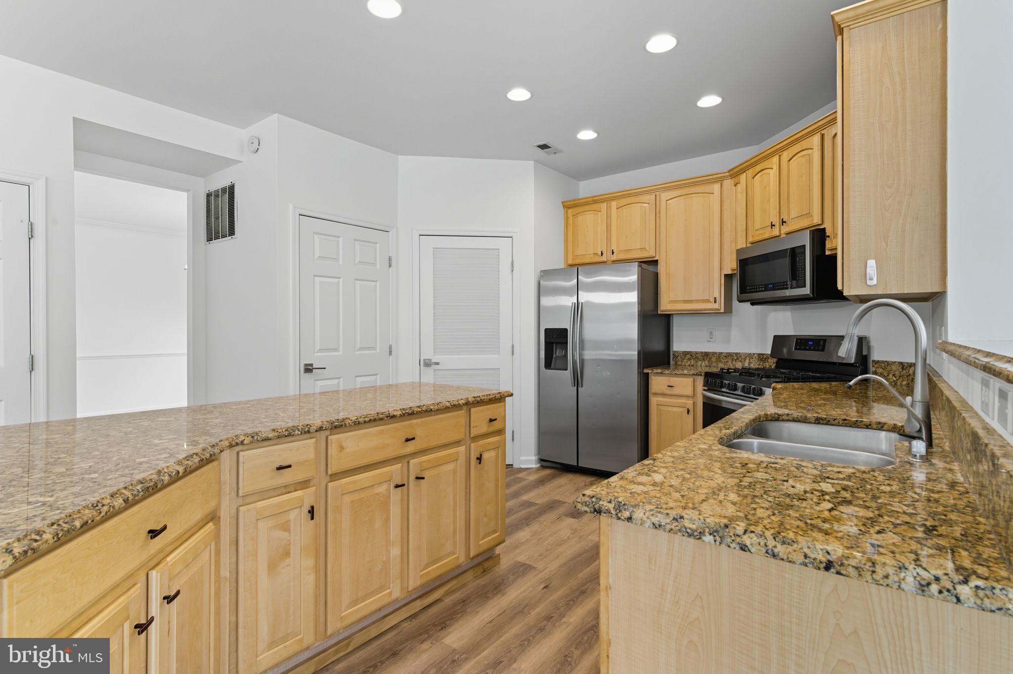 NORTH POINTE - Residential