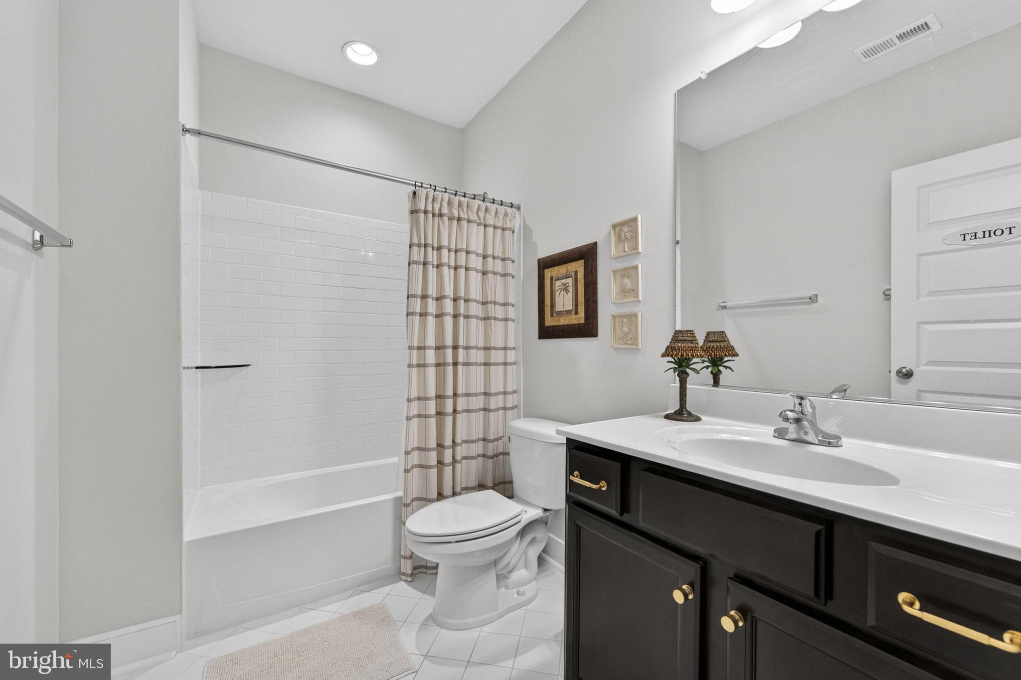 WATERFORD DOWNS - Residential