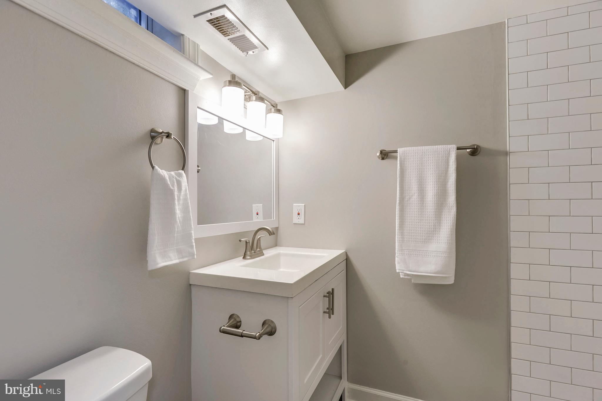 JEFFERSON MANOR - Residential