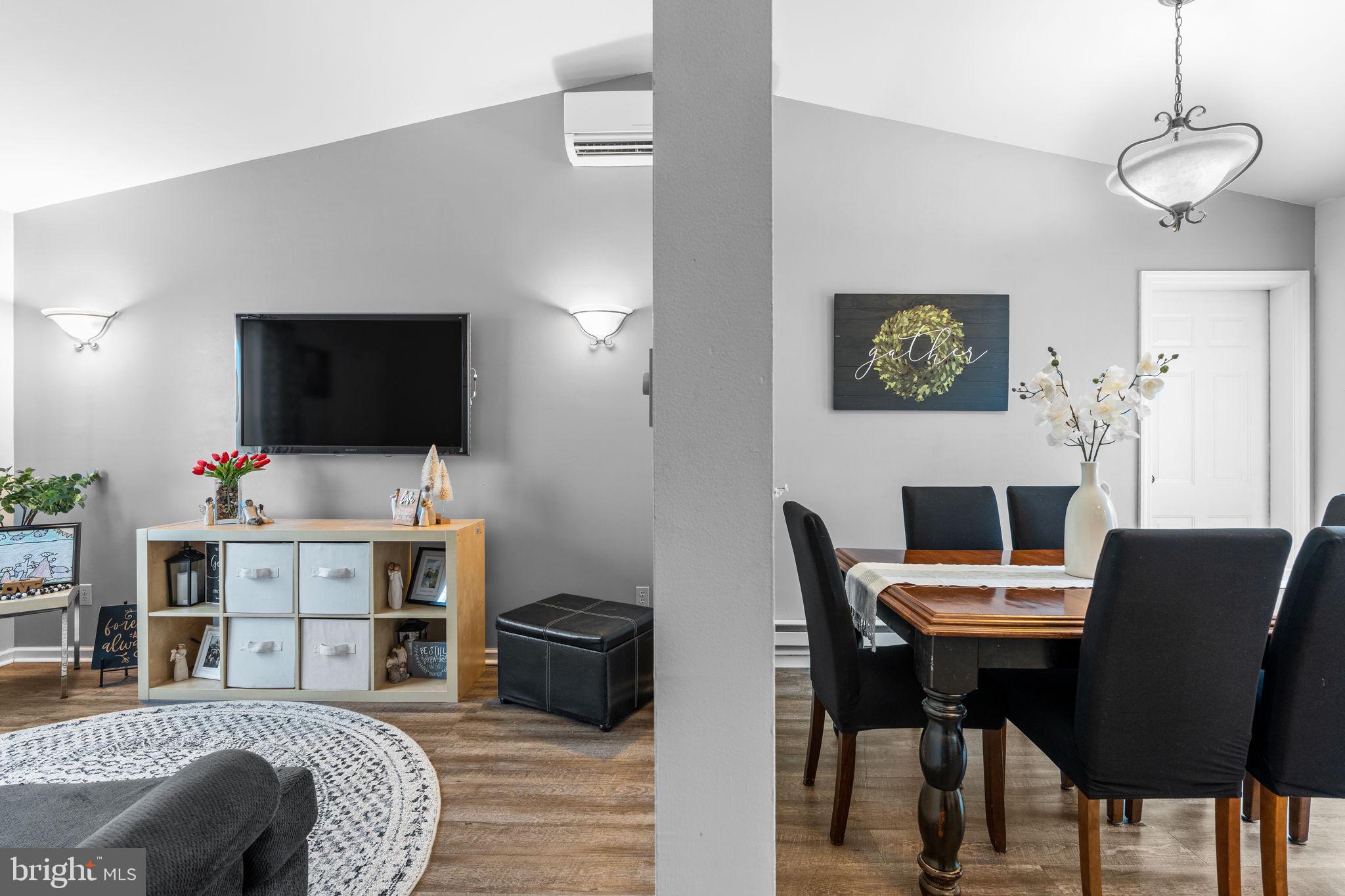 BROOKFIELD - Residential