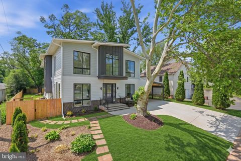 Photo of 3126 Westley Road, FALLS CHURCH, VA 22042 (MLS # VAFX2310376)