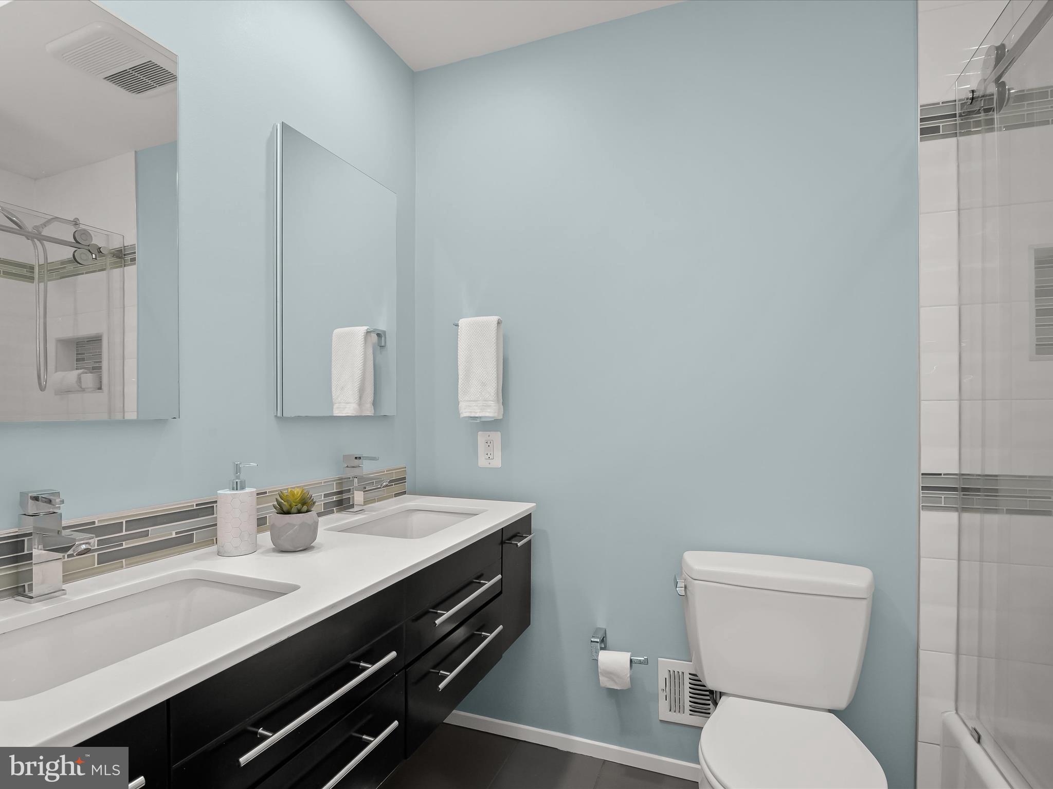 CARDEROCK SPRINGS - Residential