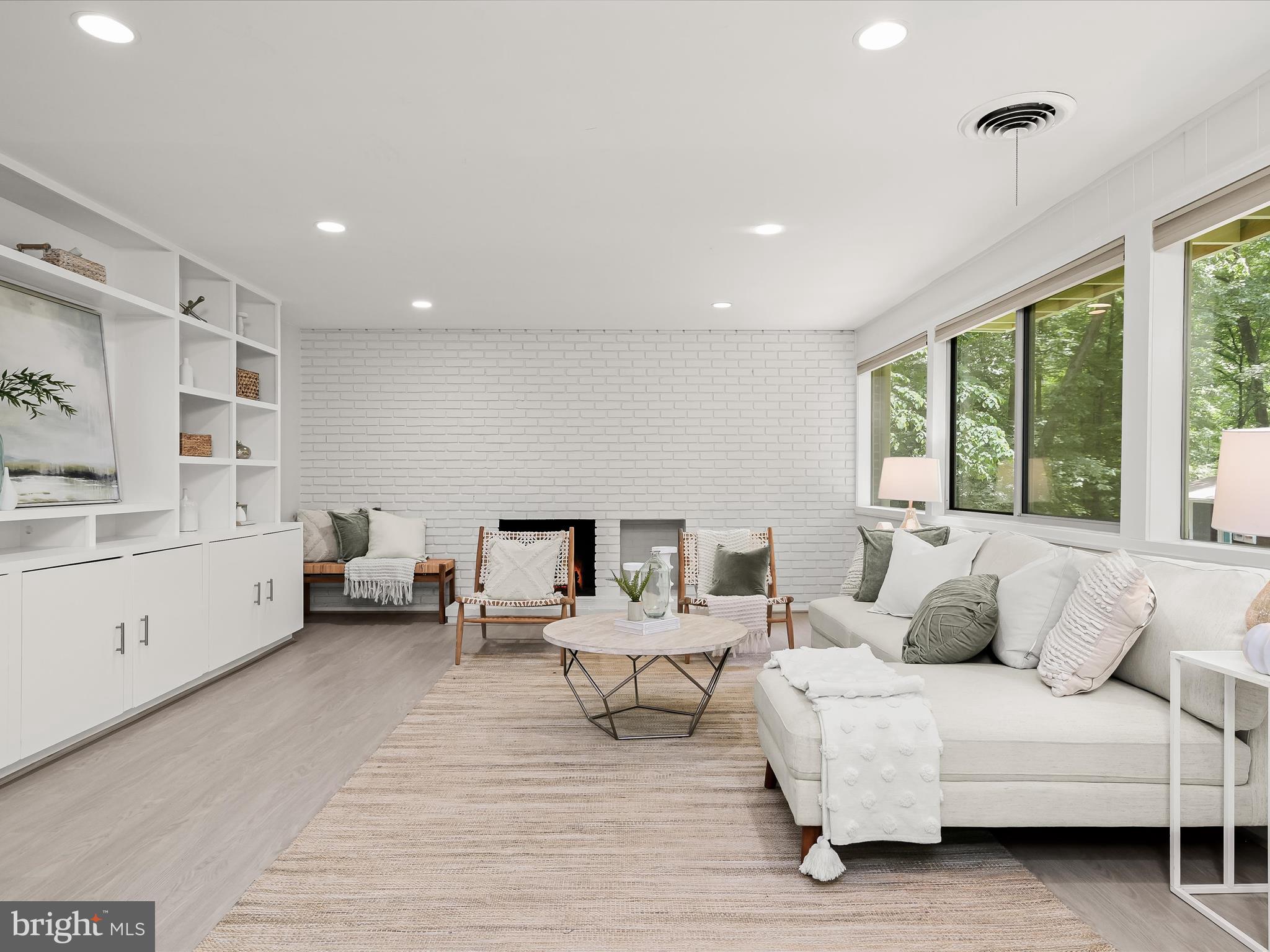 CARDEROCK SPRINGS - Residential