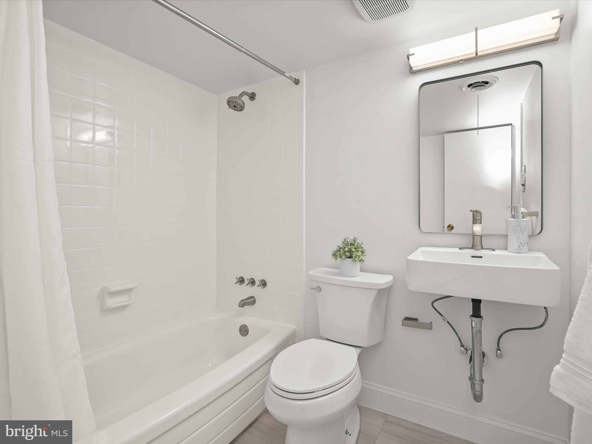 CARDEROCK SPRINGS - Residential