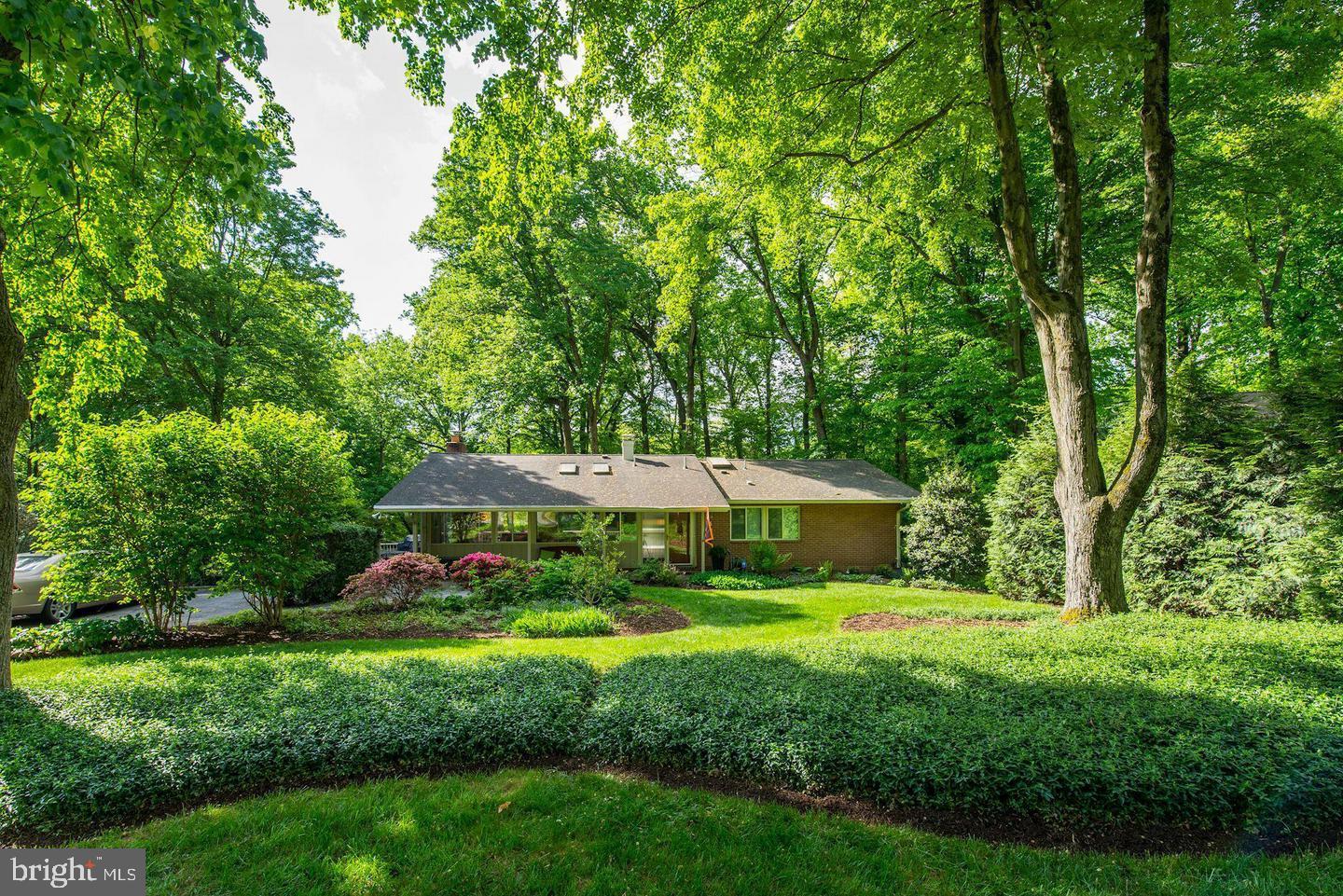 CARDEROCK SPRINGS - Residential