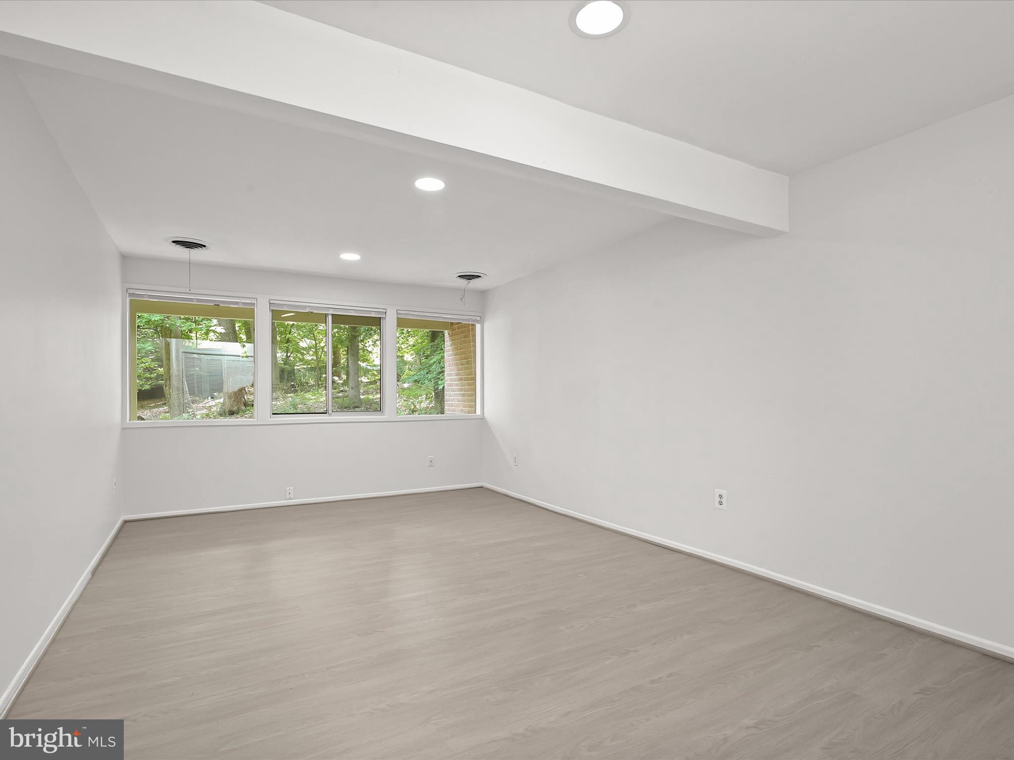 CARDEROCK SPRINGS - Residential