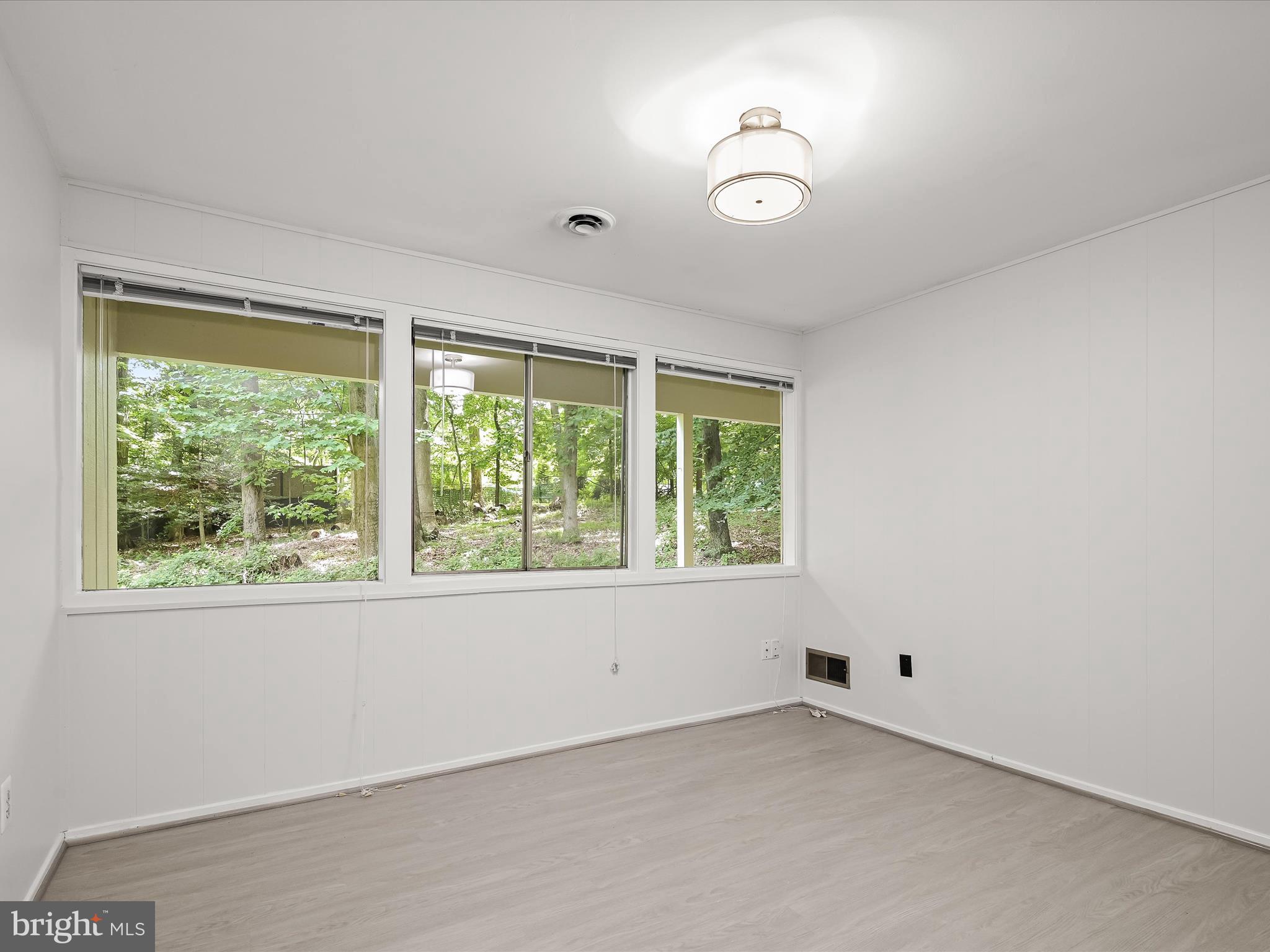 CARDEROCK SPRINGS - Residential