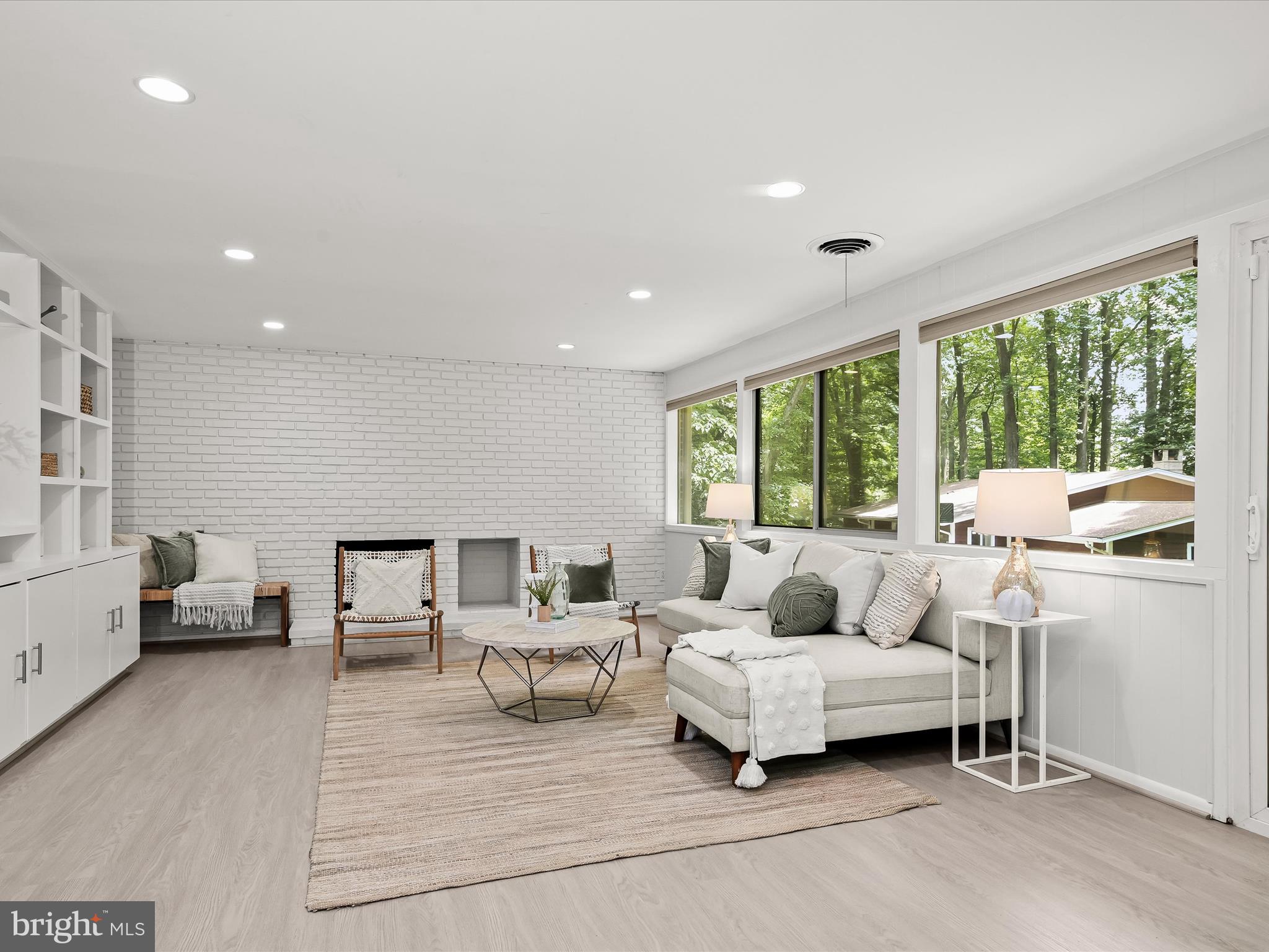 CARDEROCK SPRINGS - Residential