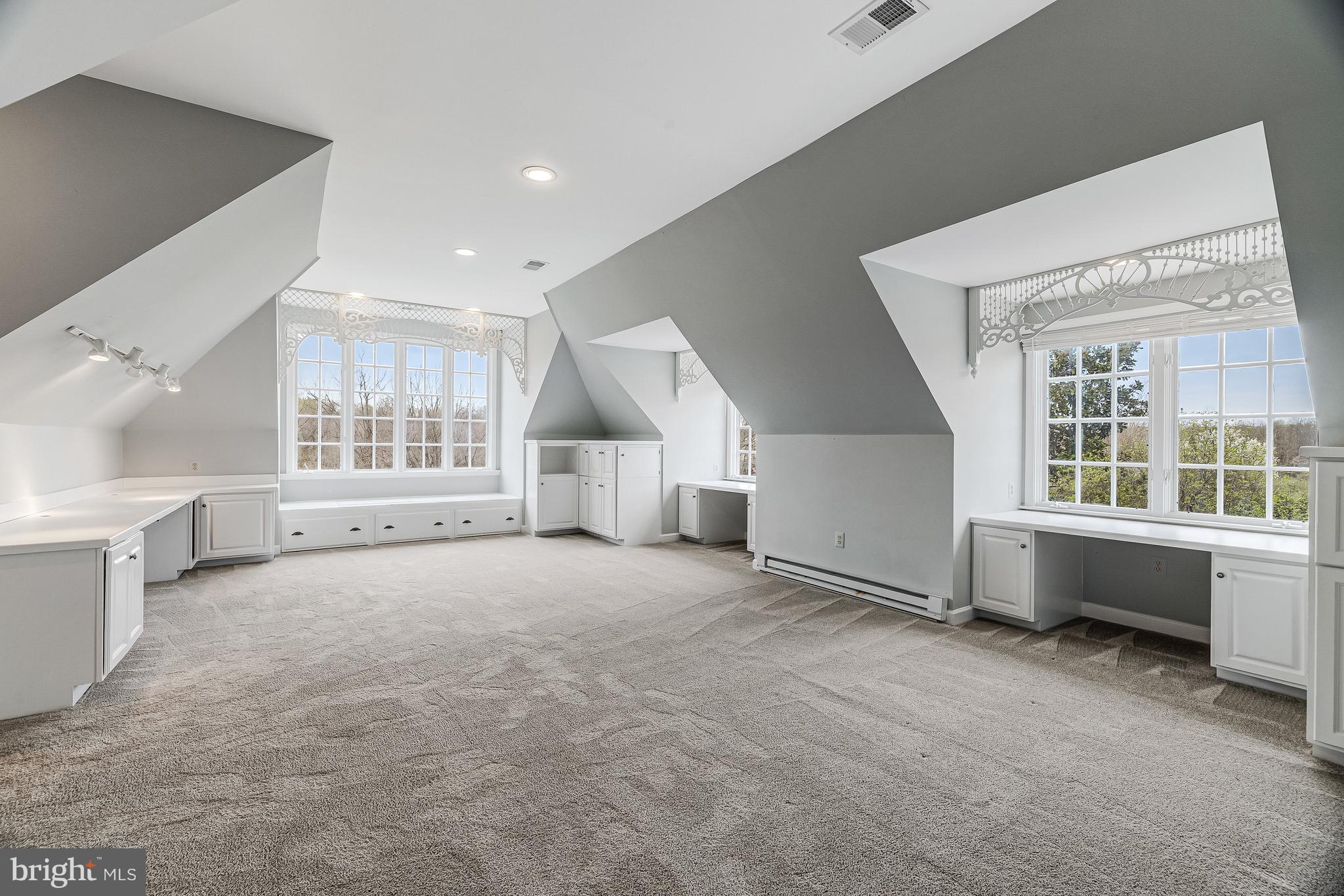 NORTH POTOMAC - Residential