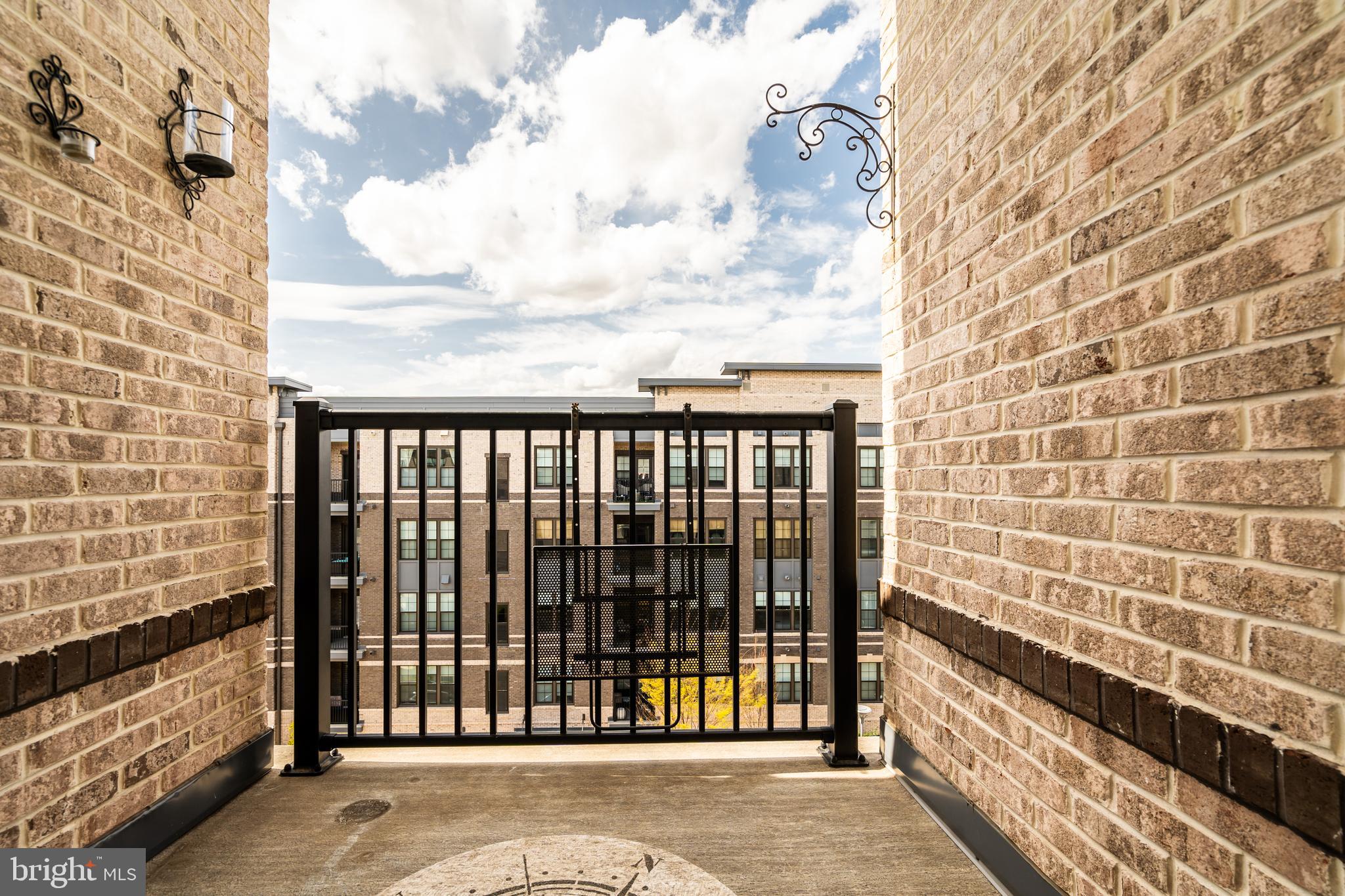 METROPARK AT ARROWBROOK - Residential