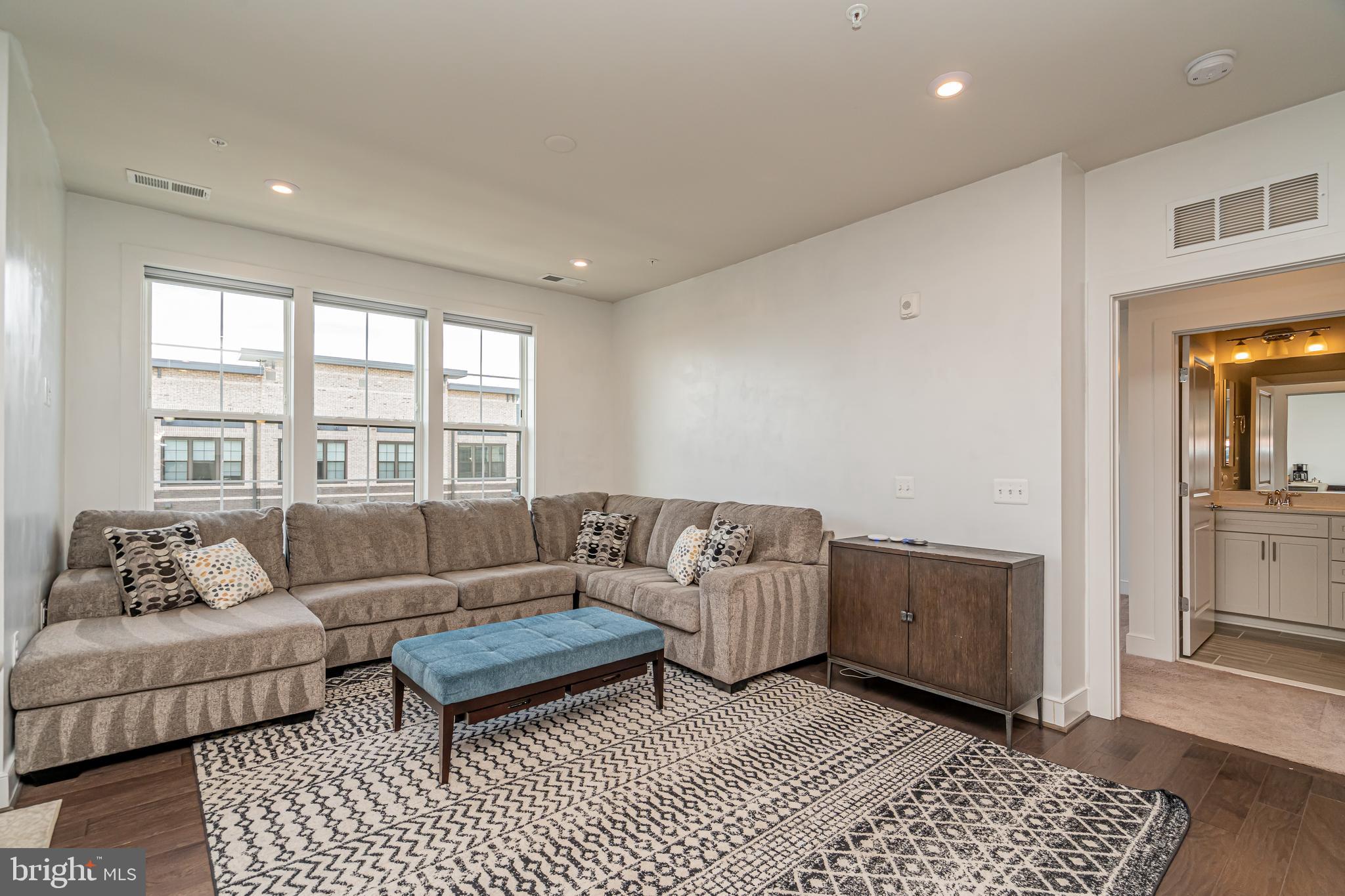 METROPARK AT ARROWBROOK - Residential