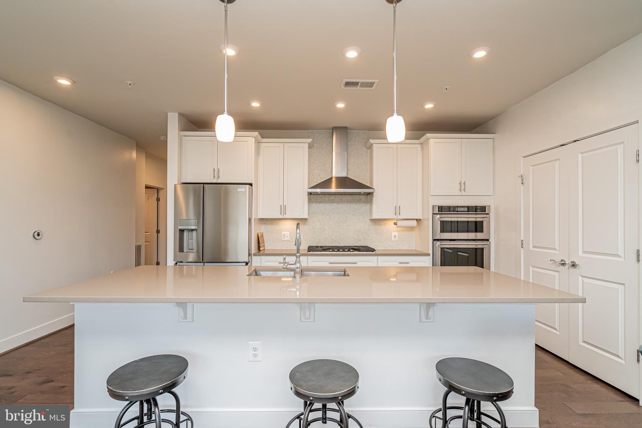 METROPARK AT ARROWBROOK - Residential