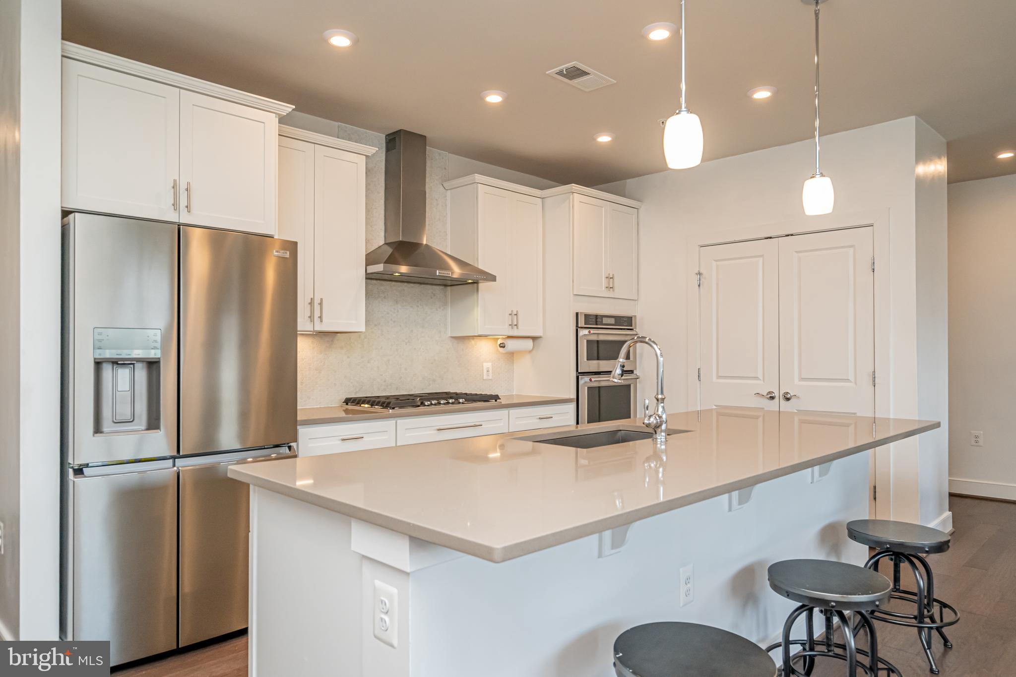 METROPARK AT ARROWBROOK - Residential