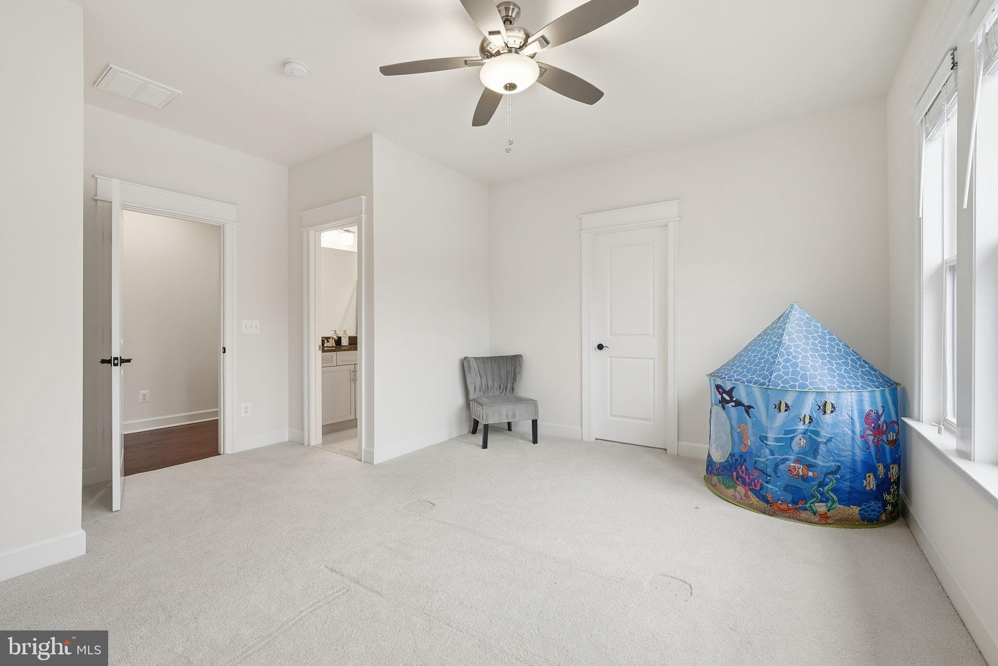 OAKCREST - Residential